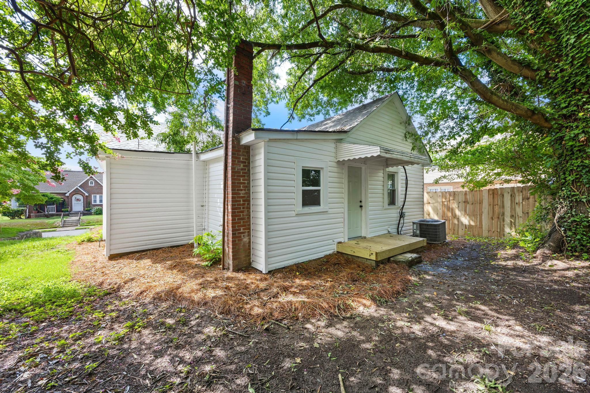 Single Family Residence at 804 Jackson Street, Salisbury, photo 4 of 16
