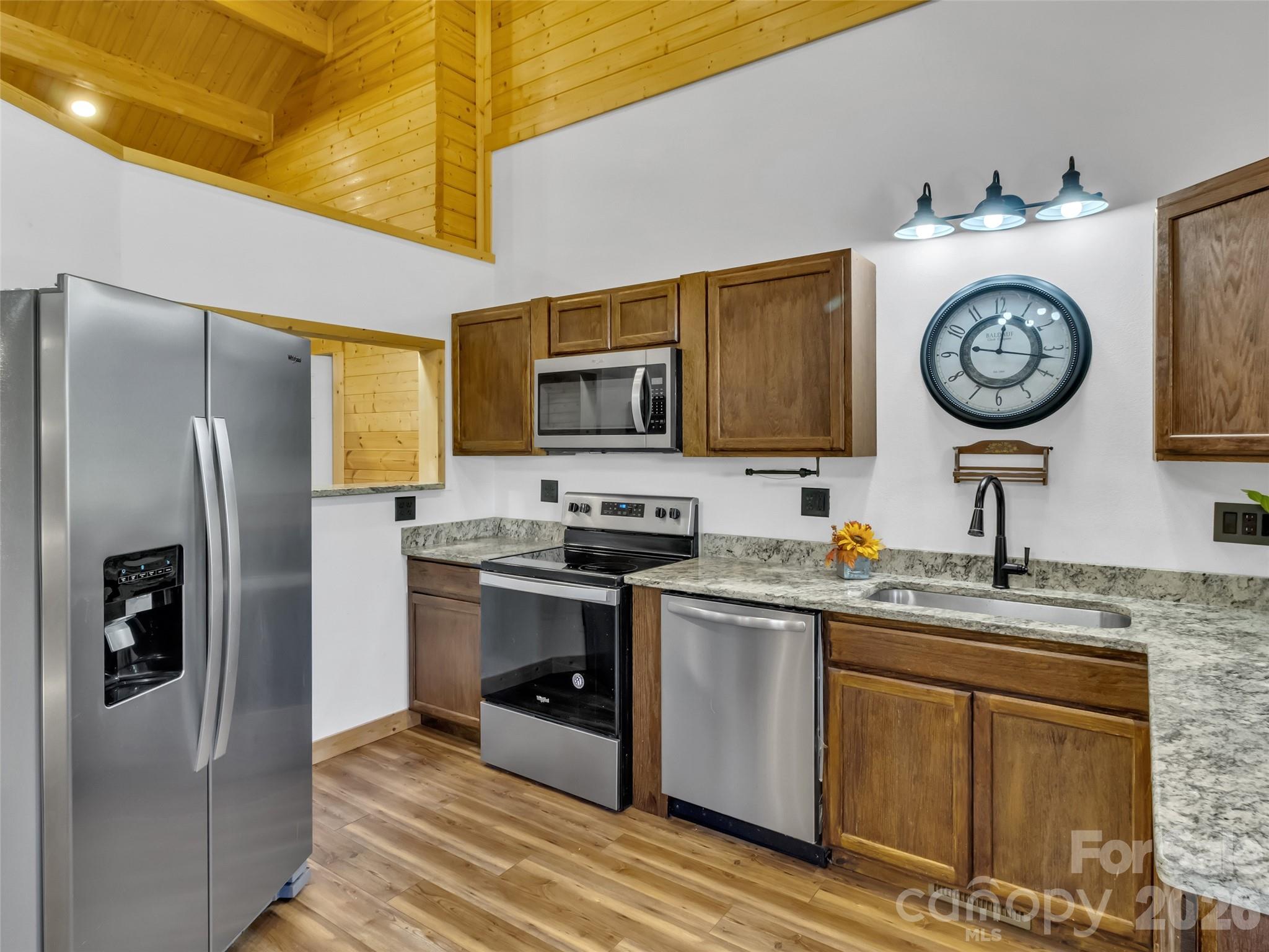 Single Family Residence at 200 Linsonwood Ridge, Waynesville, photo 10 of 27