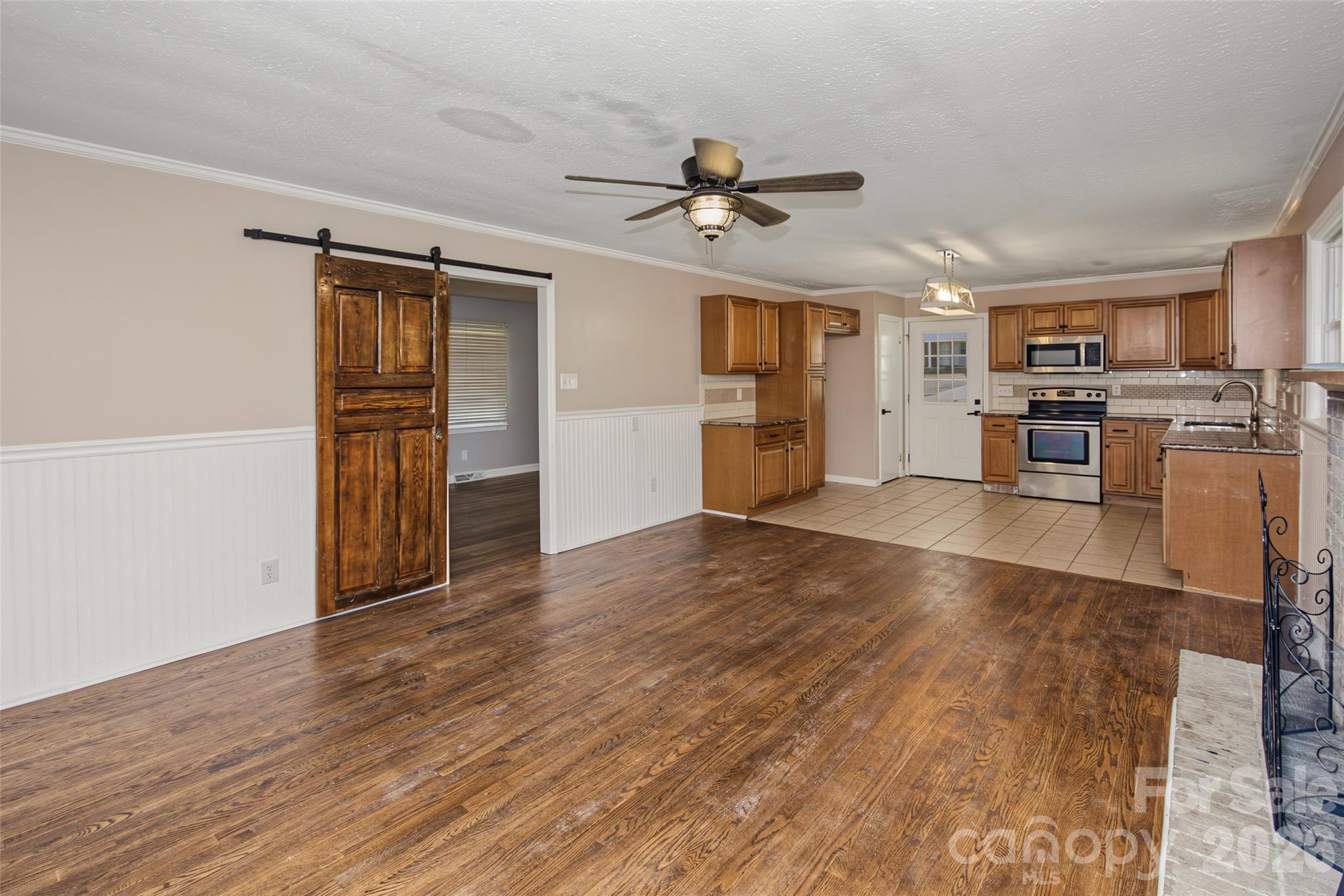 Single Family Residence at 517 N Carolina Avenue, Statesville, photo 8 of 18