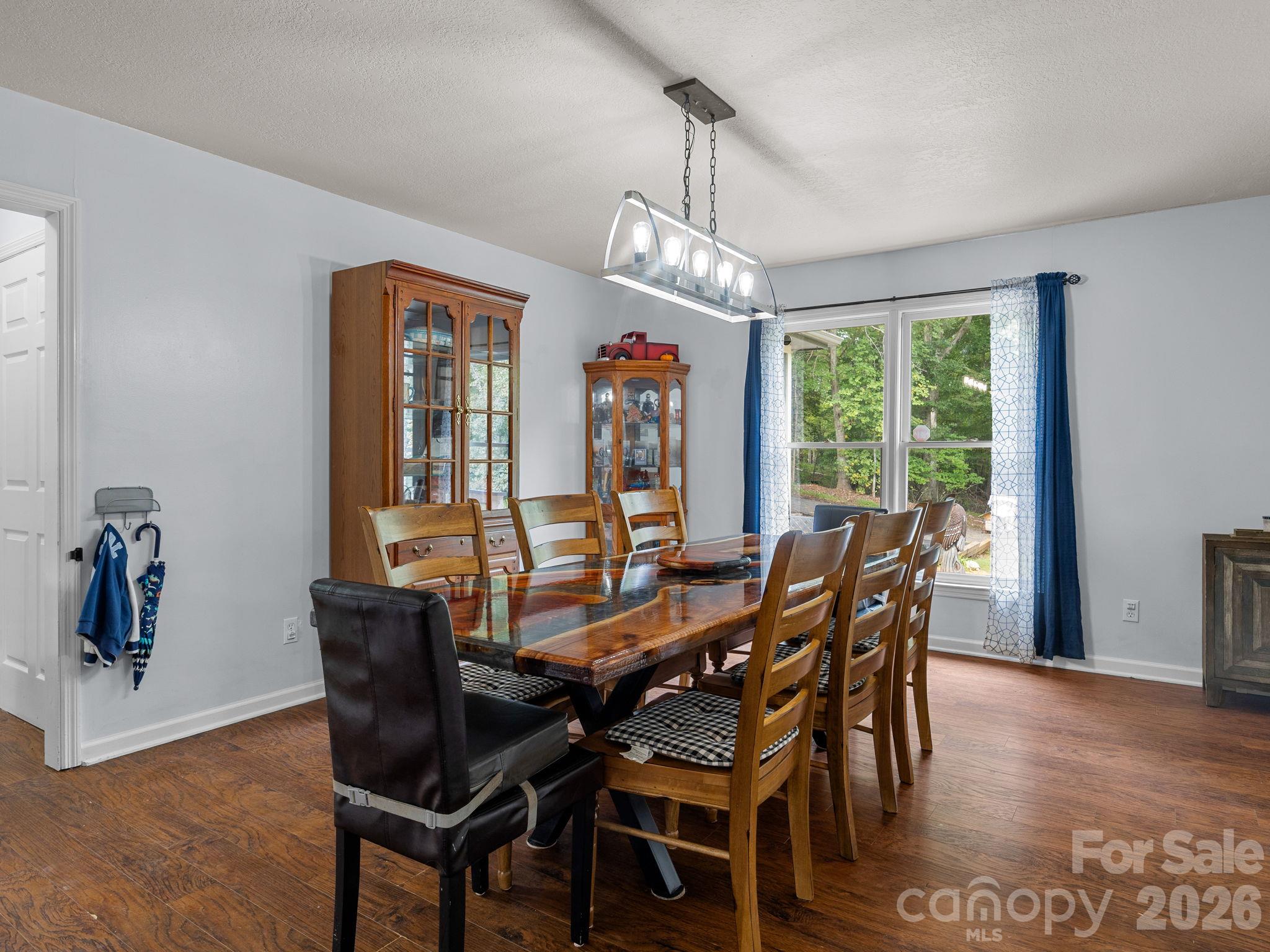 Single Family Residence at 101 Catherine Drive, Columbus, photo 6 of 45
