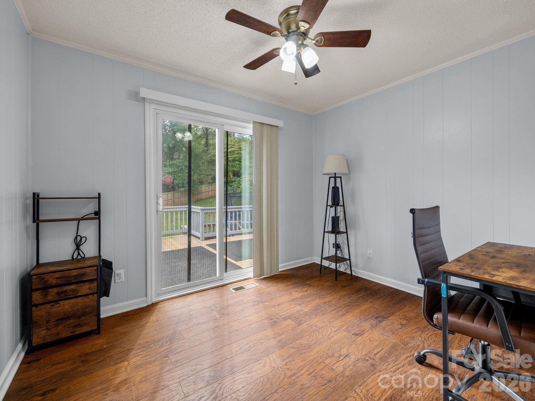 Single Family Residence at 101 Catherine Drive, Columbus, photo 16 of 45