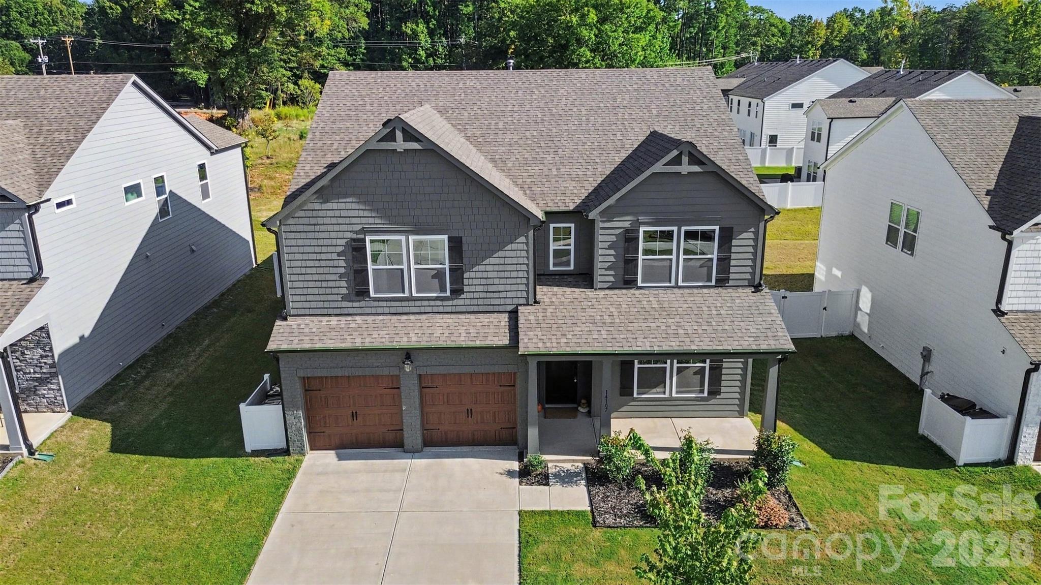 Single Family Residence at 14107 Belmont Greene Drive, Charlotte, photo 5 of 47