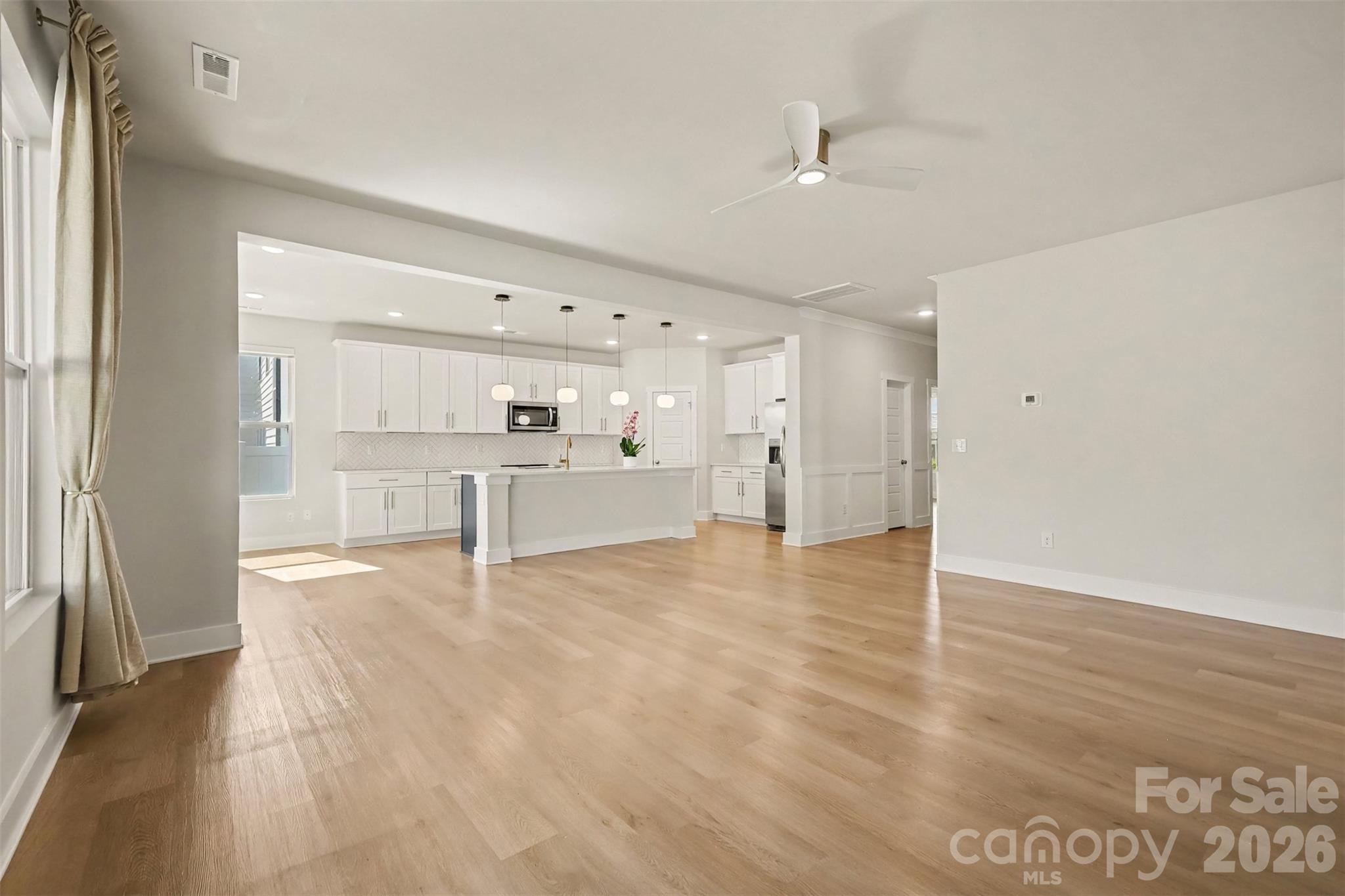 Single Family Residence at 14107 Belmont Greene Drive, Charlotte, photo 10 of 47