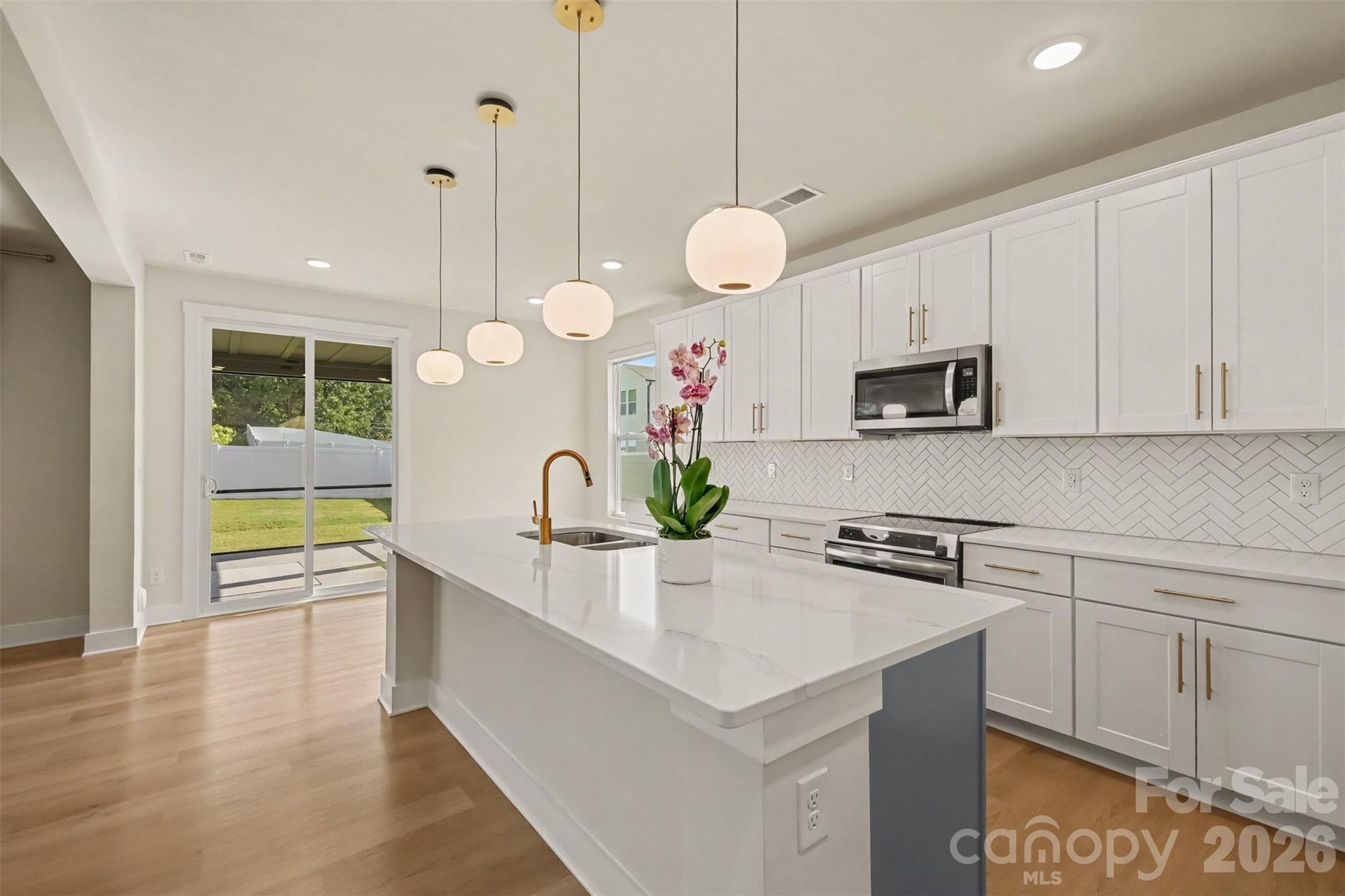 Single Family Residence at 14107 Belmont Greene Drive, Charlotte, photo 14 of 47