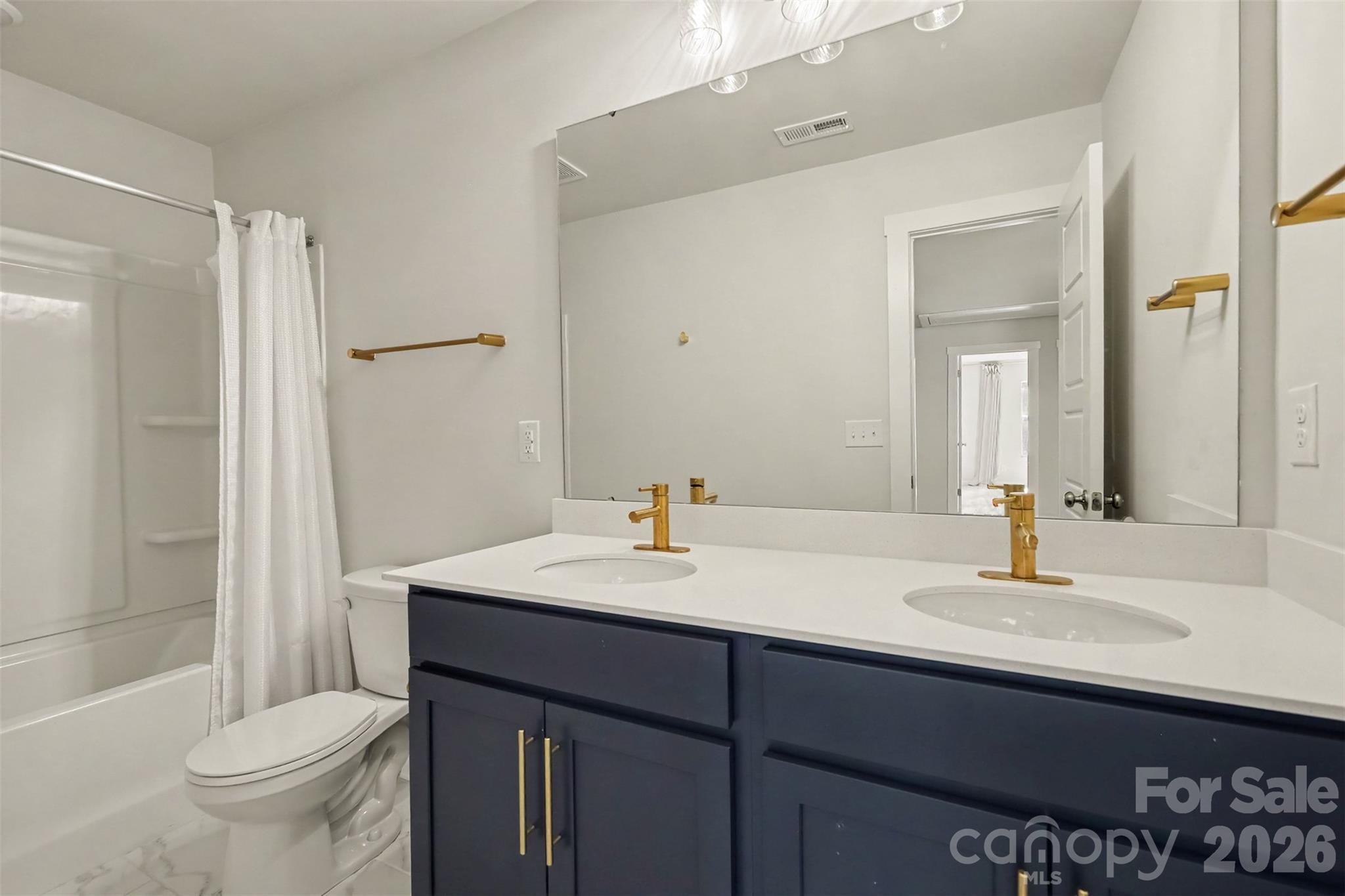 Single Family Residence at 14107 Belmont Greene Drive, Charlotte, photo 38 of 47