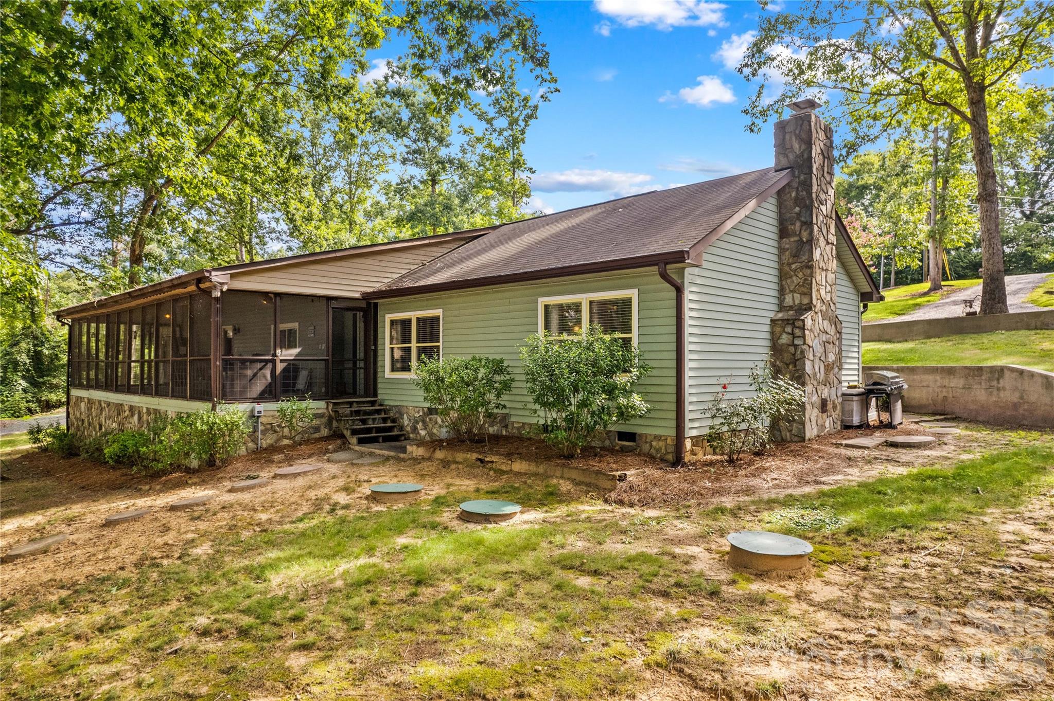 Single Family Residence at 173 Waddell Road, Mooresville, photo 9 of 30