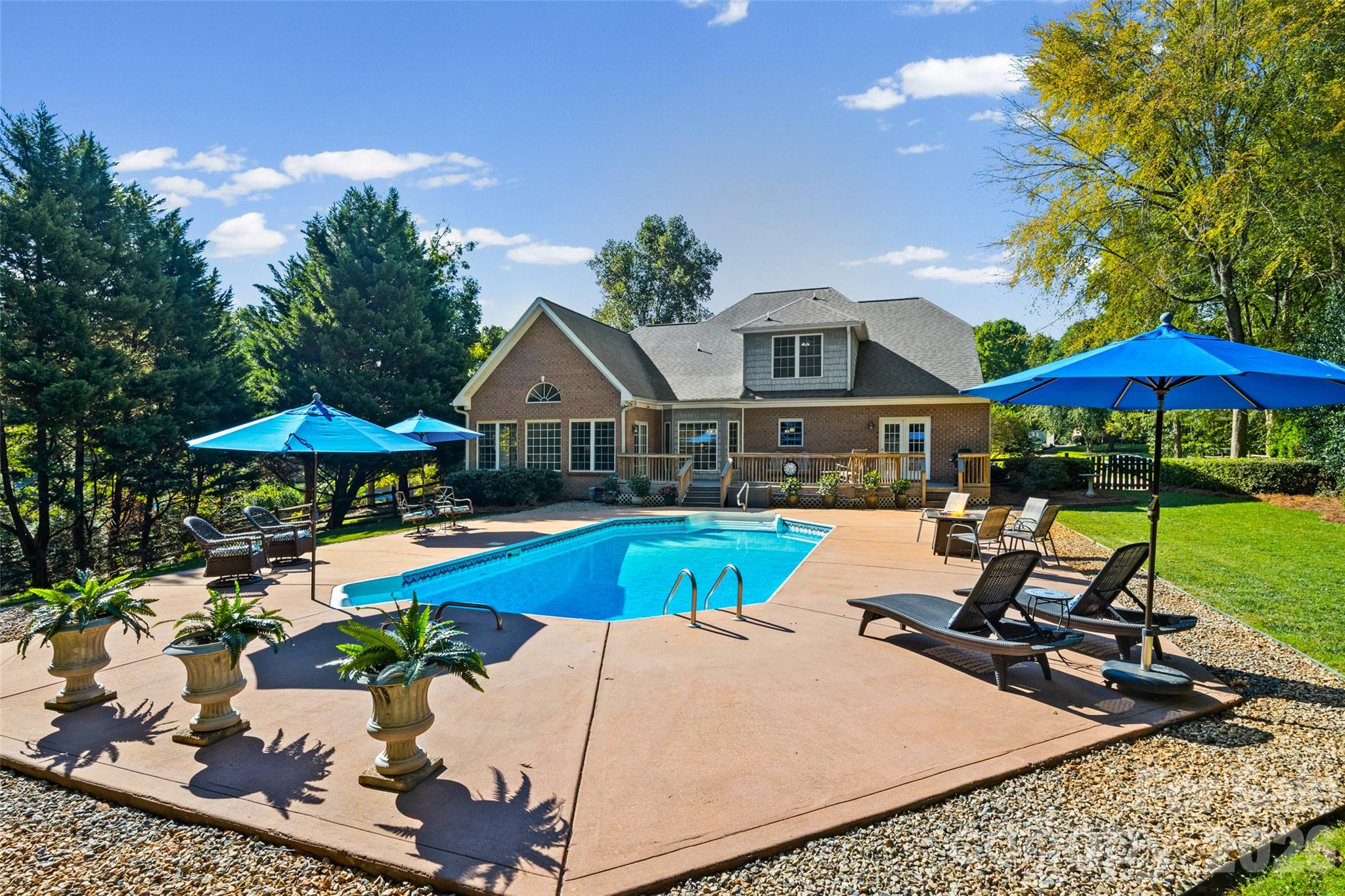 Single Family Residence at 131 Summerfield Court, Lake Wylie, photo 27 of 32