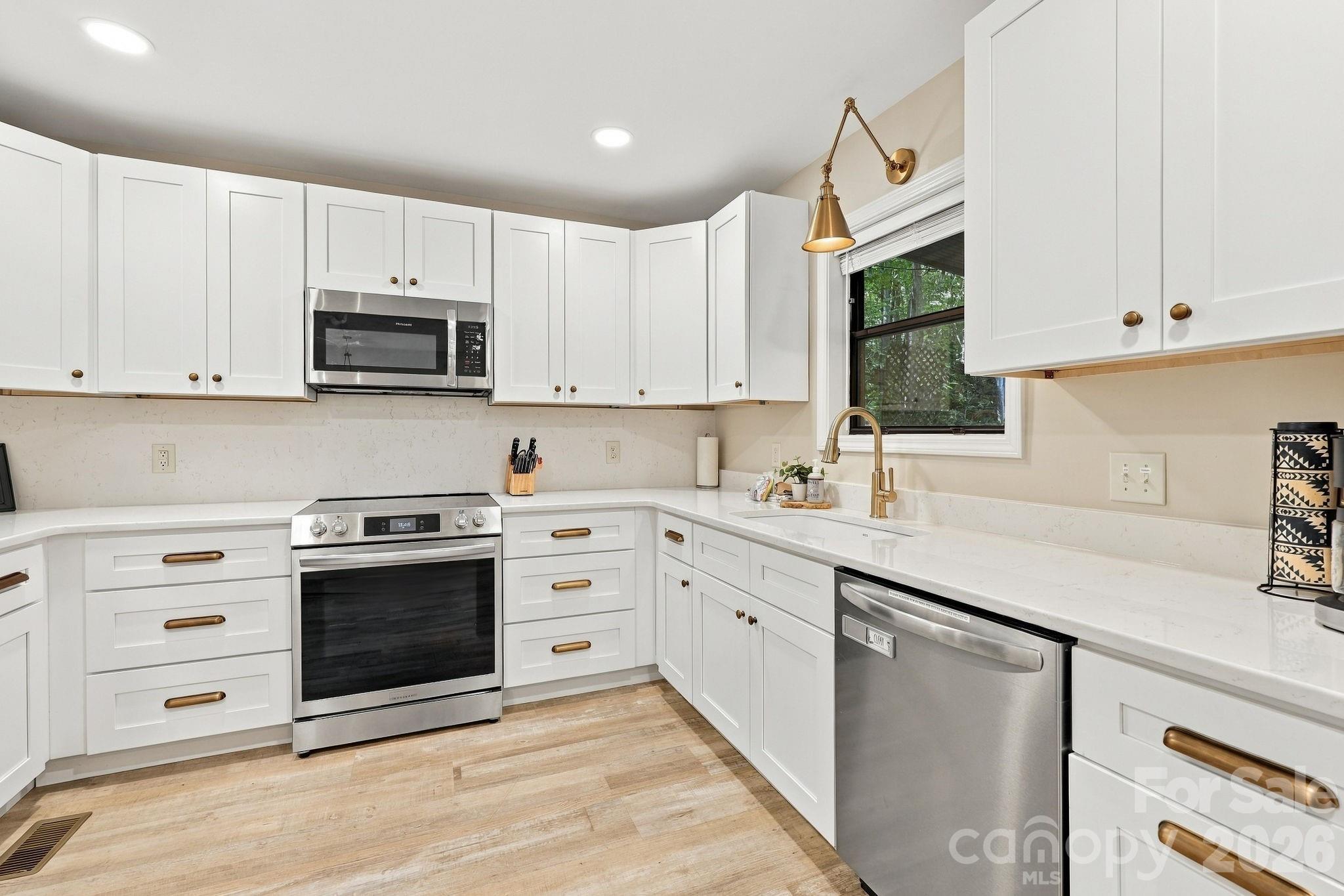 Single Family Residence at 643 Timberline Drive, Maggie Valley, photo 5 of 27
