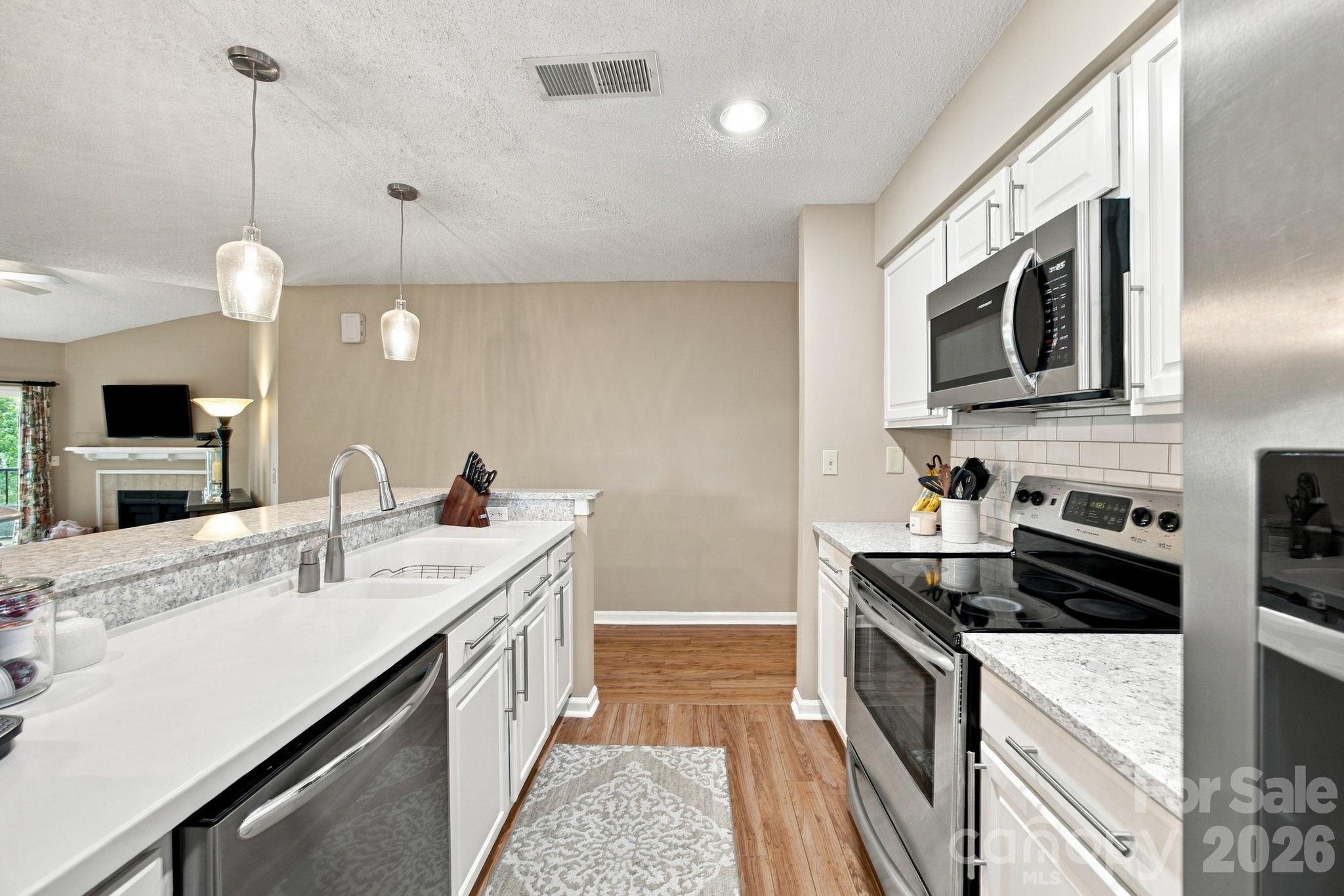 Condominium at 18809 Nautical Drive, Cornelius, photo 7 of 43