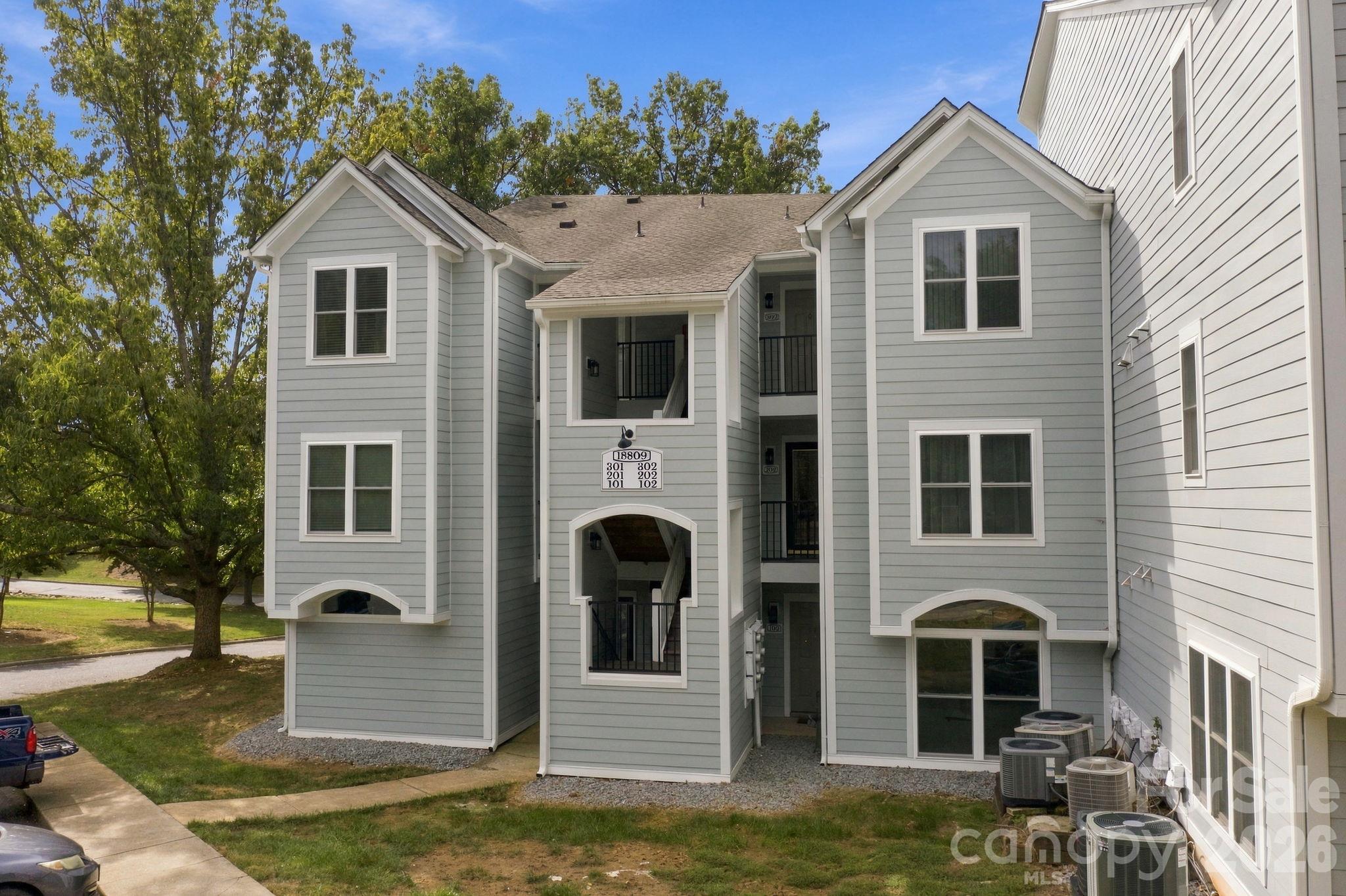 Condominium at 18809 Nautical Drive, Cornelius, photo 22 of 43