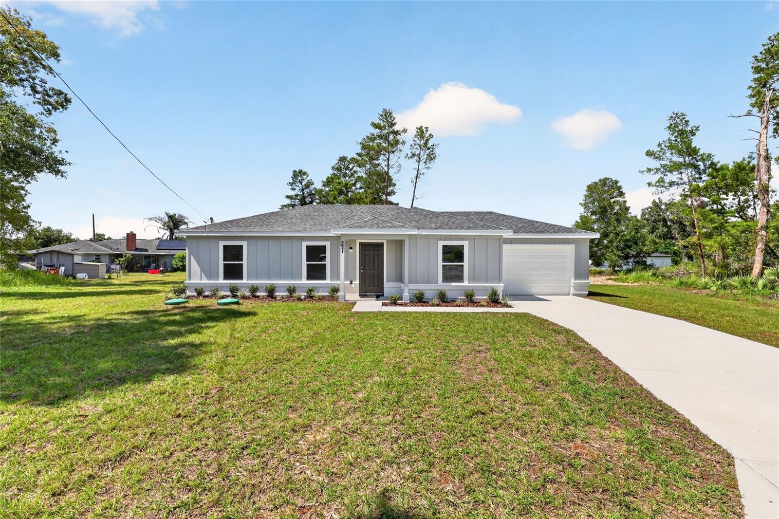 251 OAK CIR