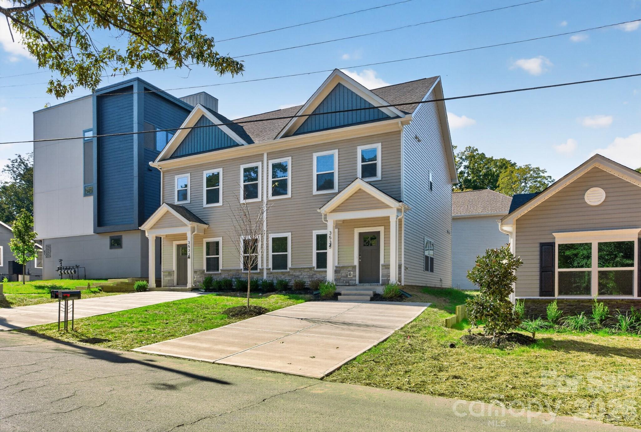 Townhouse at 3535 Avalon Avenue, Charlotte, photo 2 of 22