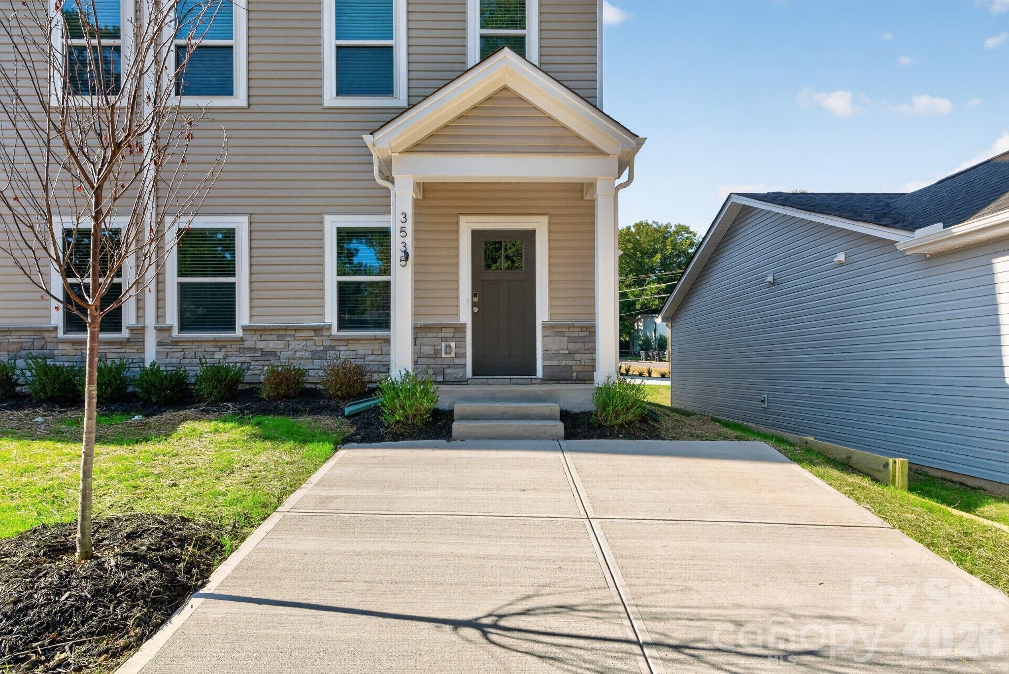 Townhouse at 3535 Avalon Avenue, Charlotte, photo 3 of 22