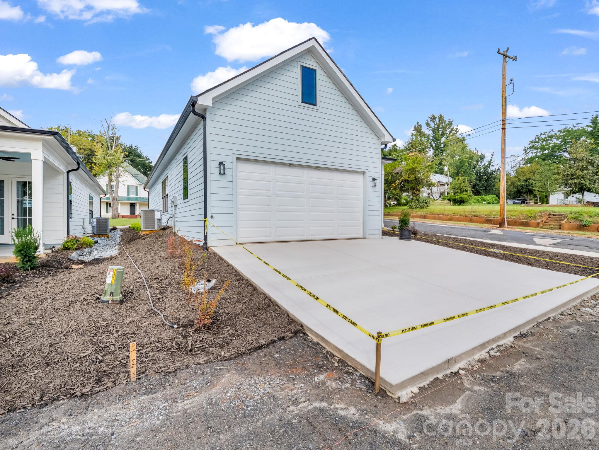 Single Family Residence at 174 N Mitchell Street, Rutherfordton, photo 6 of 36