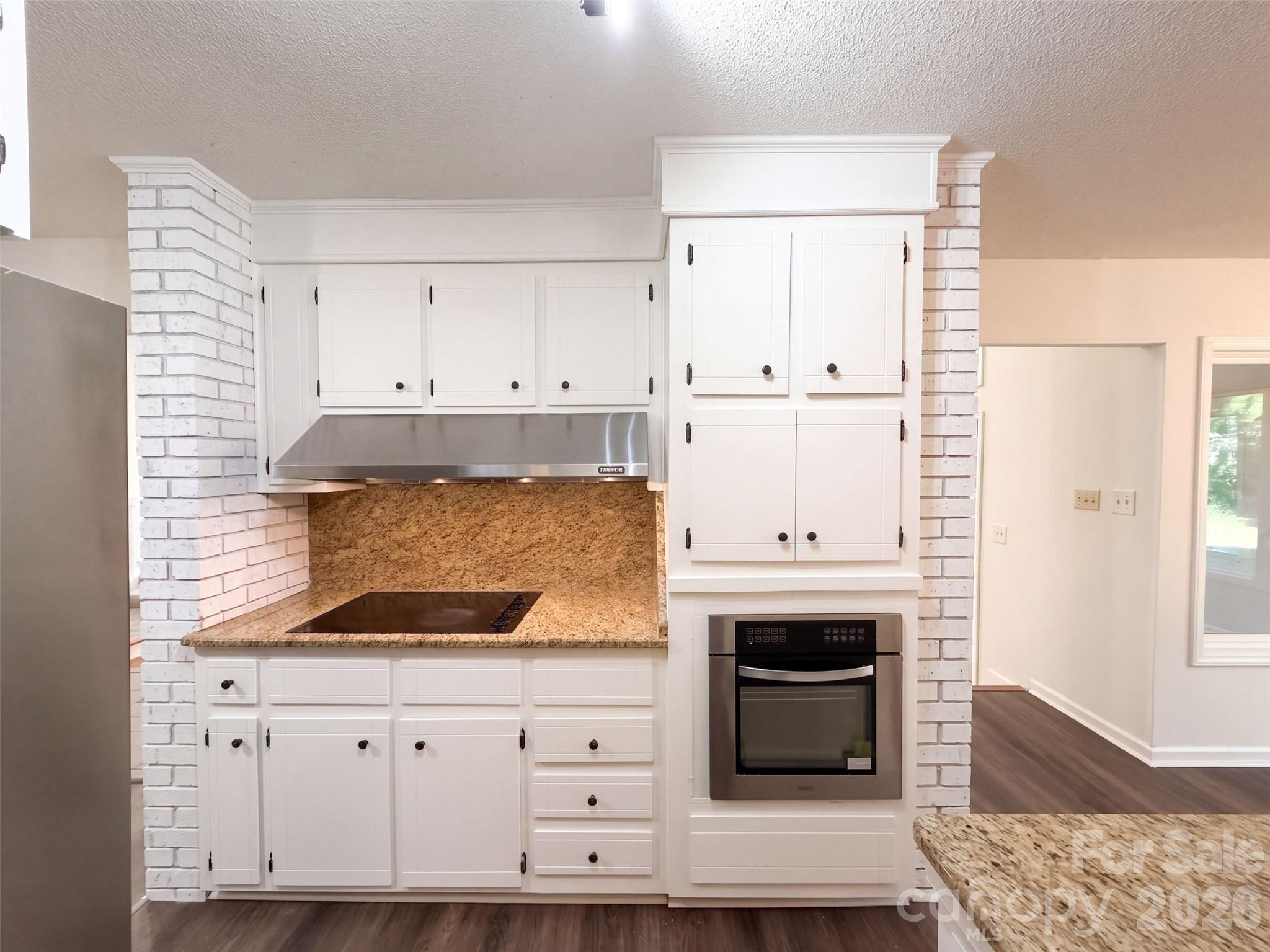 Single Family Residence at 1801 Dogwood Court, Fort Mill, photo 2 of 36