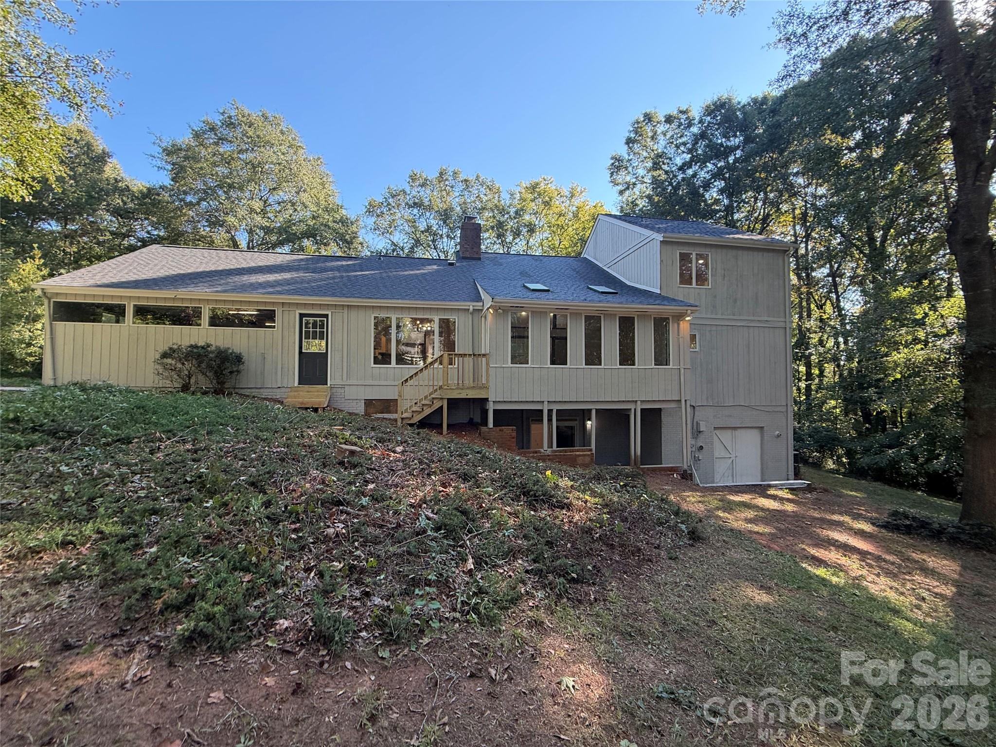 Single Family Residence at 1801 Dogwood Court, Fort Mill, photo 5 of 36