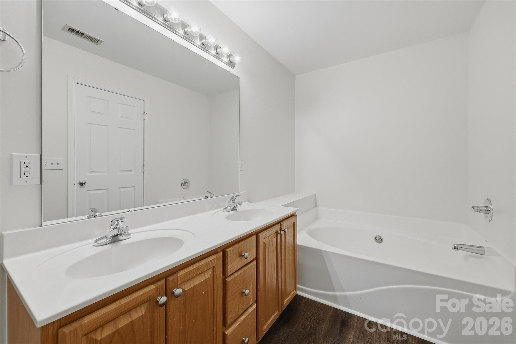 Single Family Residence at 217 Sundance Circle, Statesville, photo 26 of 47