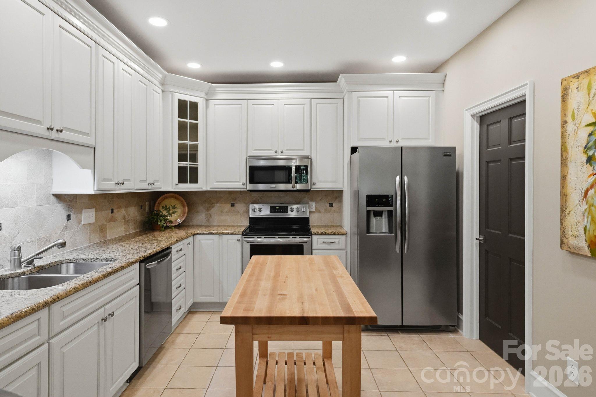 Condominium at 2432 Selwyn Avenue, Charlotte, photo 12 of 21
