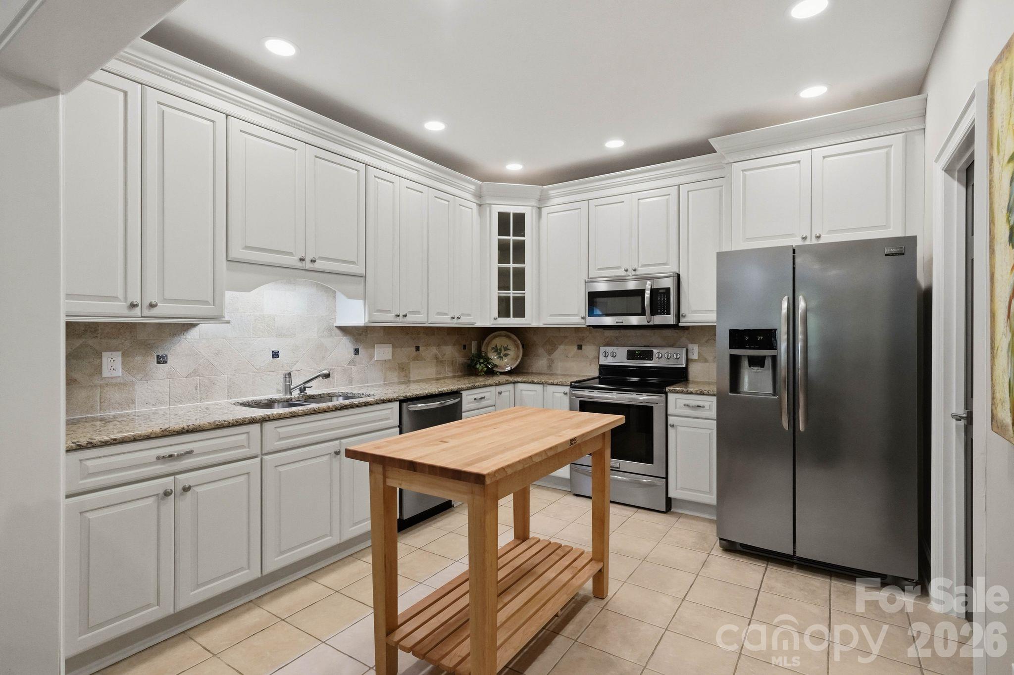 Condominium at 2432 Selwyn Avenue, Charlotte, photo 13 of 21