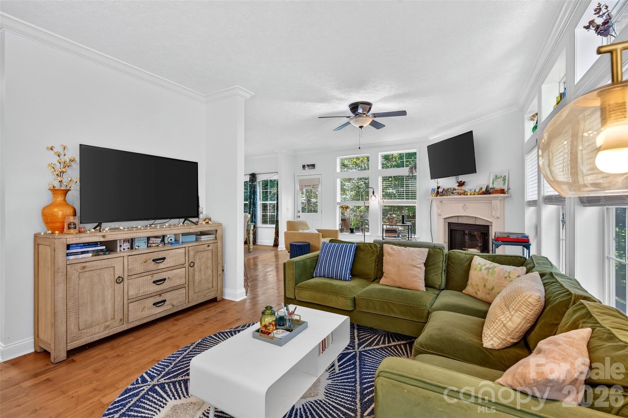 Single Family Residence at 9 Gollum Drive, Fairview, photo 6 of 37