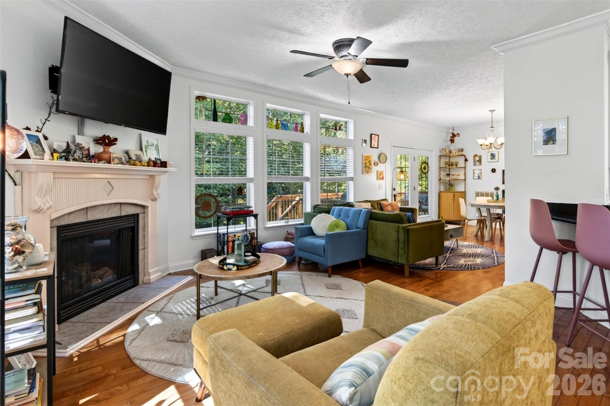 Single Family Residence at 9 Gollum Drive, Fairview, photo 9 of 37