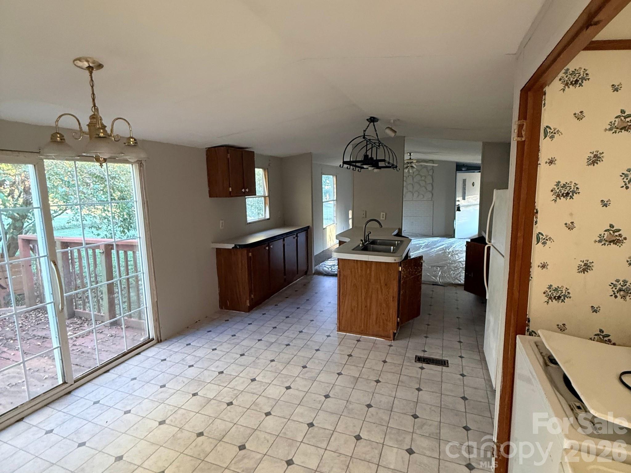 Single Family Residence at 2330 Springdale Drive, Newton, photo 4 of 13