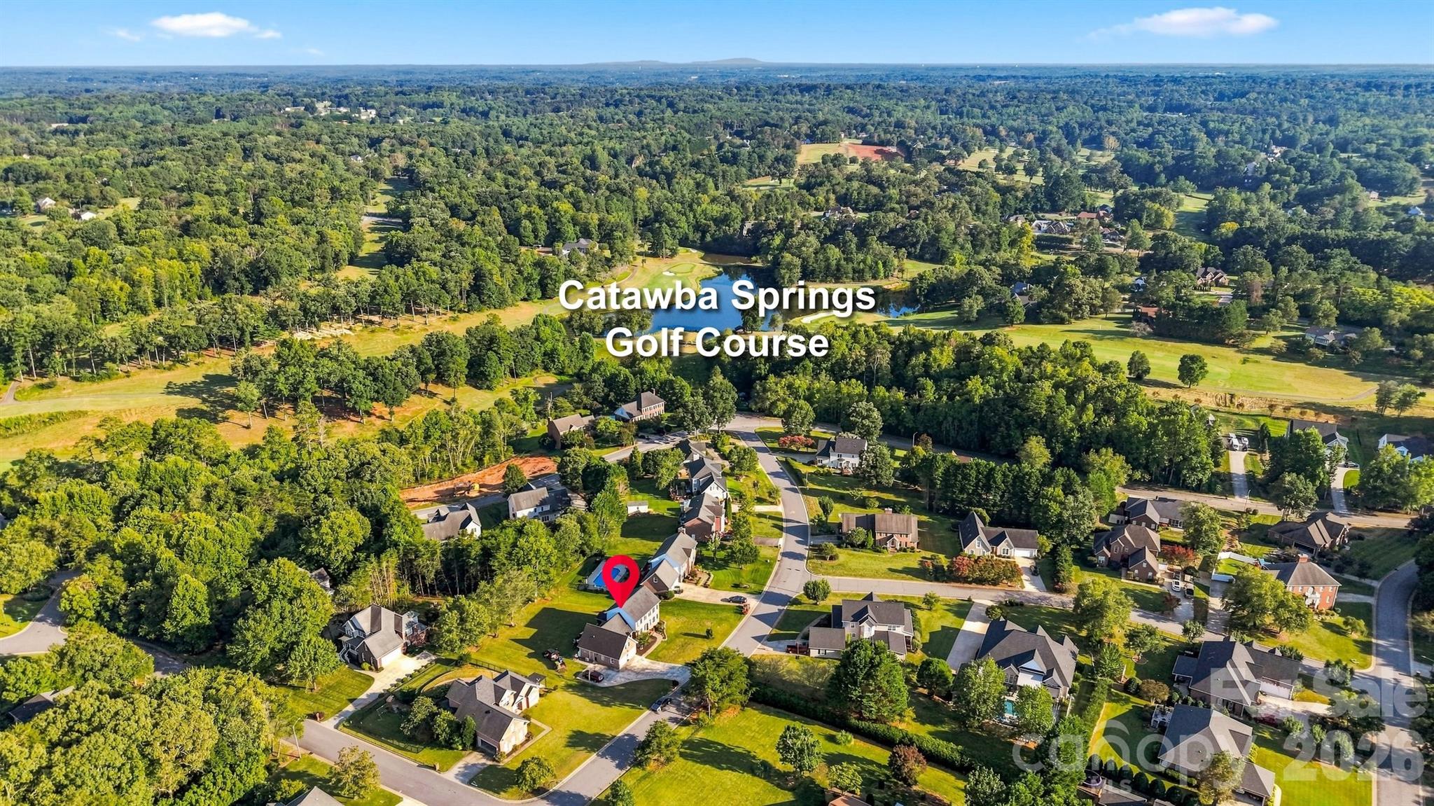 ride your golf cart from your garage to the golf course! - 4948 Betty Drive NE, Hickory