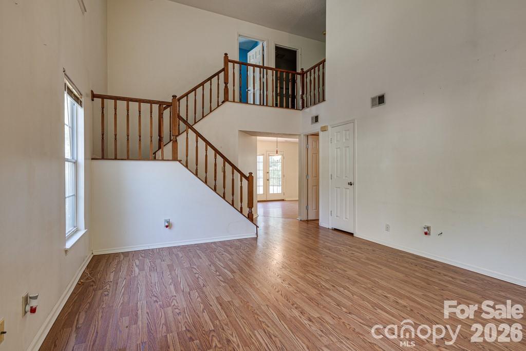 Single Family Residence at 6844 Shiloh Ridge Lane, Charlotte, photo 3 of 18