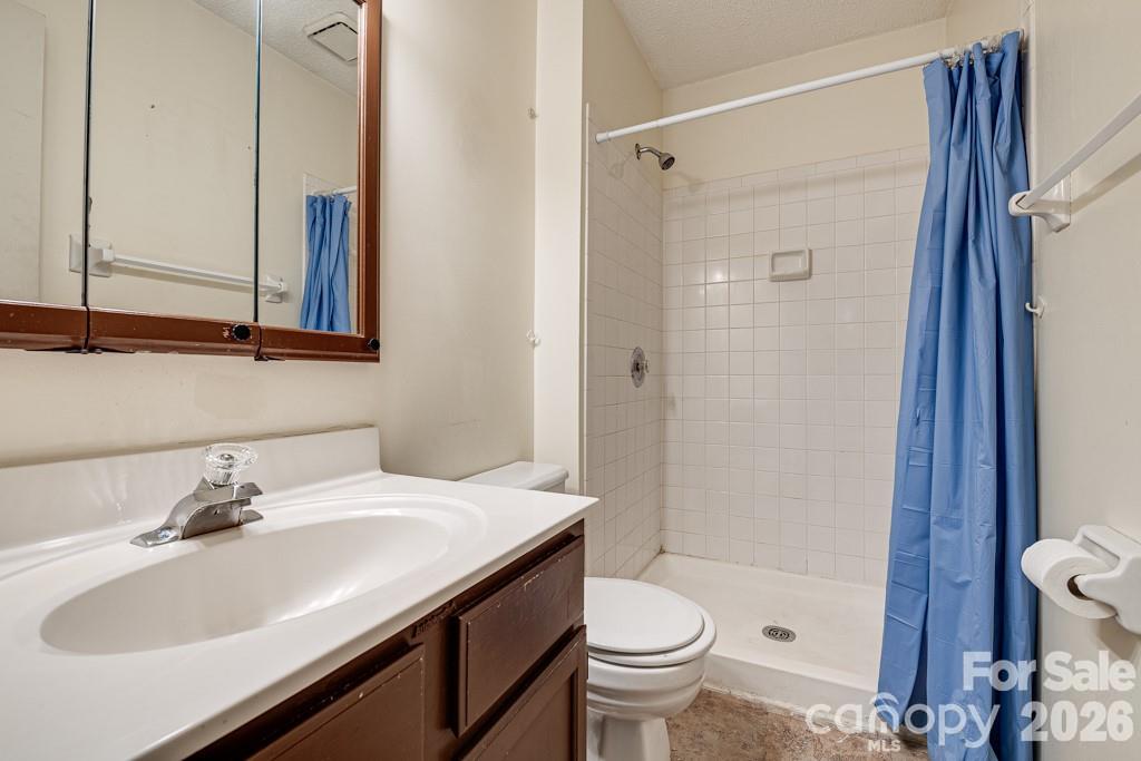 Single Family Residence at 6844 Shiloh Ridge Lane, Charlotte, photo 7 of 18