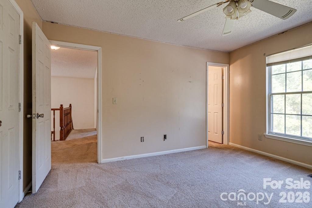 Single Family Residence at 6844 Shiloh Ridge Lane, Charlotte, photo 9 of 18
