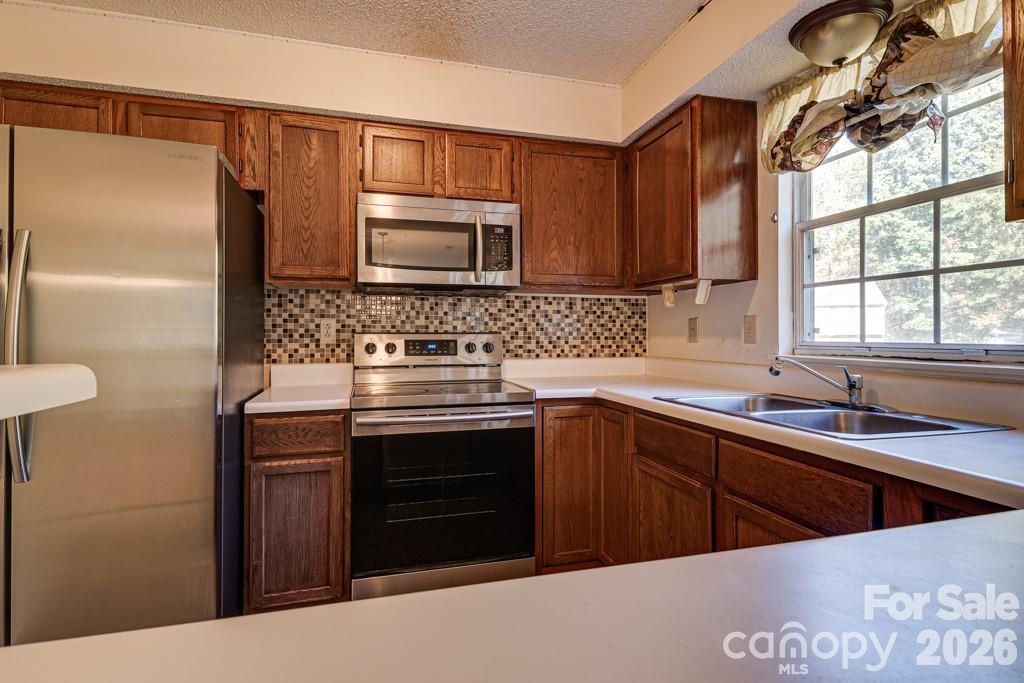 Single Family Residence at 6844 Shiloh Ridge Lane, Charlotte, photo 13 of 18