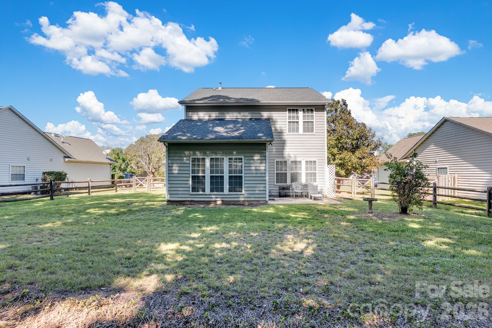 Single Family Residence at 9115 Swallow Tail Lane, Charlotte, photo 7 of 29