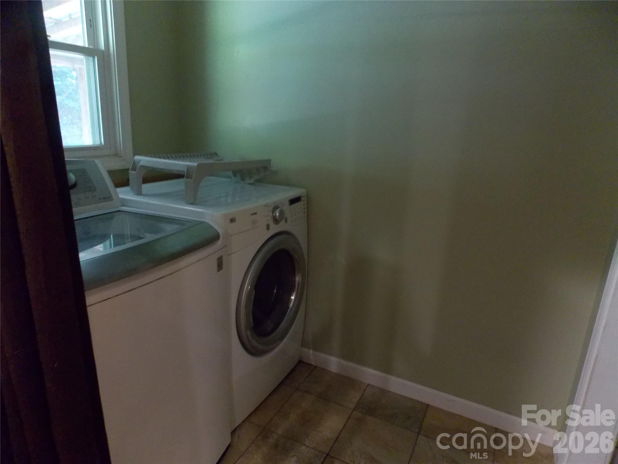 Single Family Residence at 3185 Deerbrook Road, Lenoir, photo 6 of 25