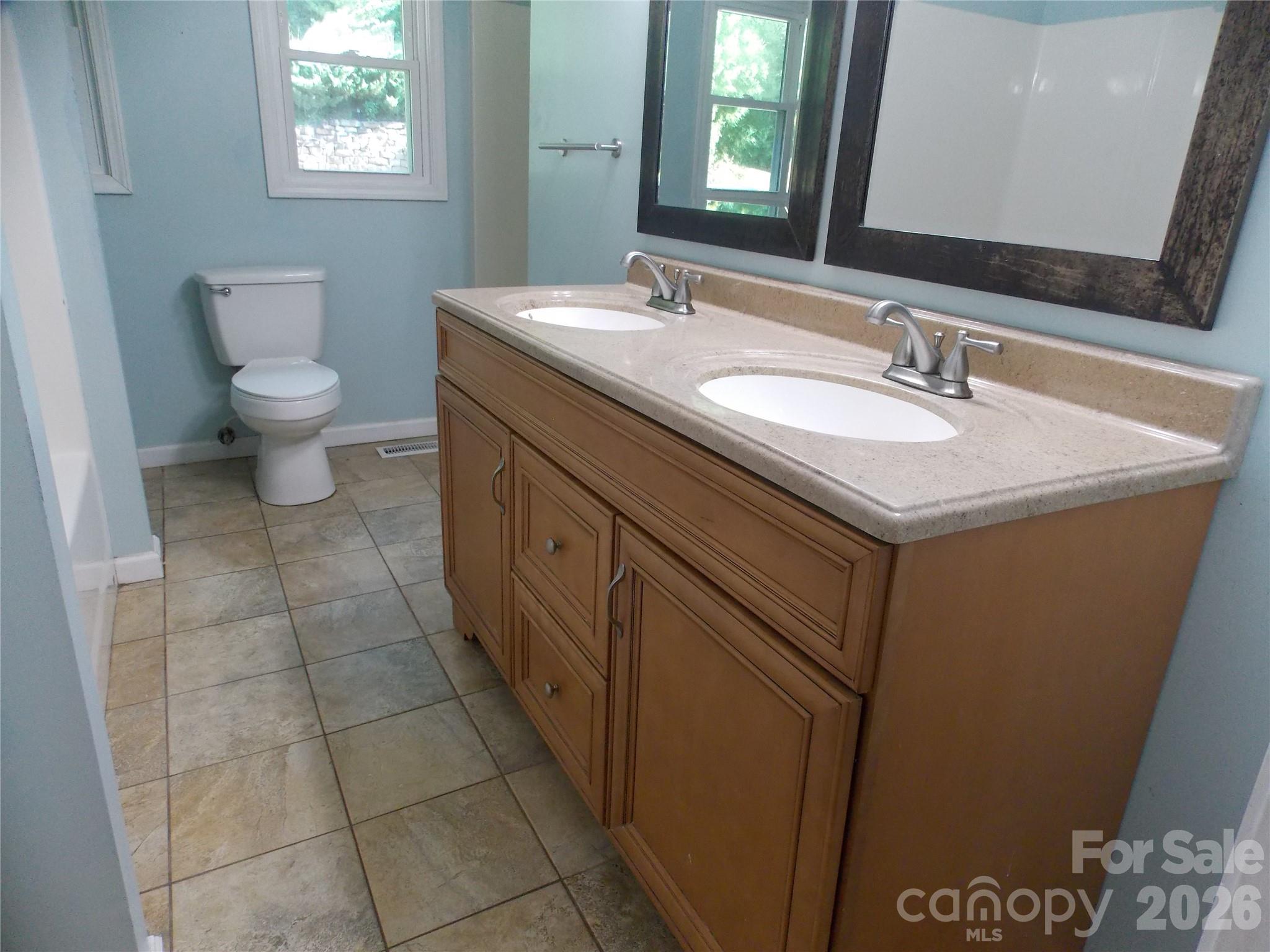 Single Family Residence at 3185 Deerbrook Road, Lenoir, photo 11 of 25