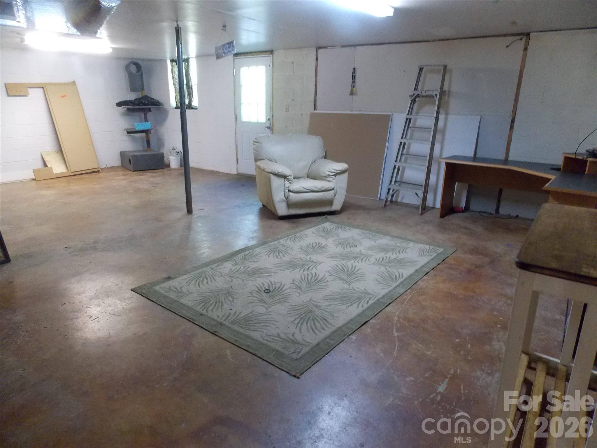 Single Family Residence at 3185 Deerbrook Road, Lenoir, photo 19 of 25