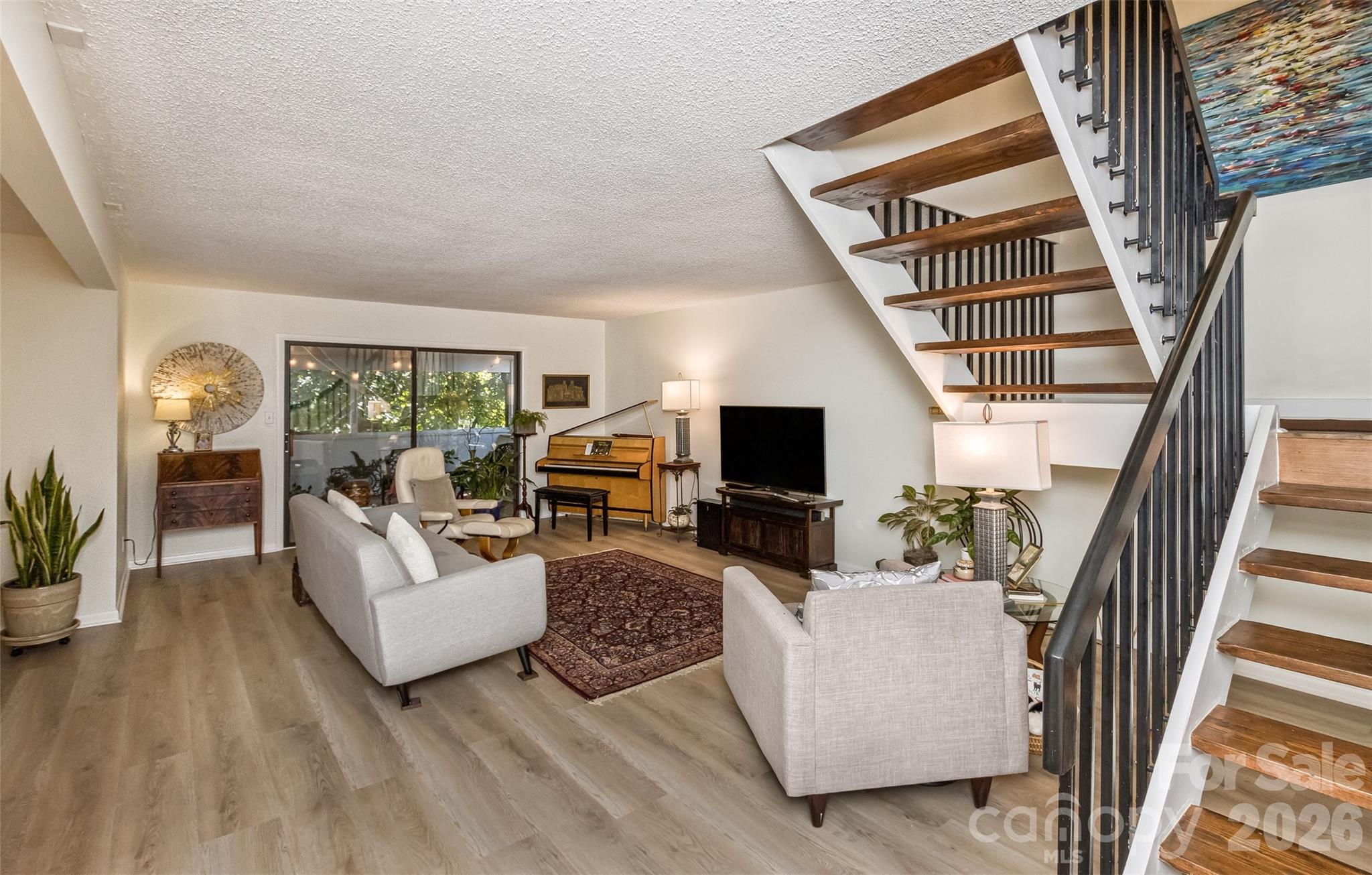 Architectural features - 503 Crowfields Lane, Asheville