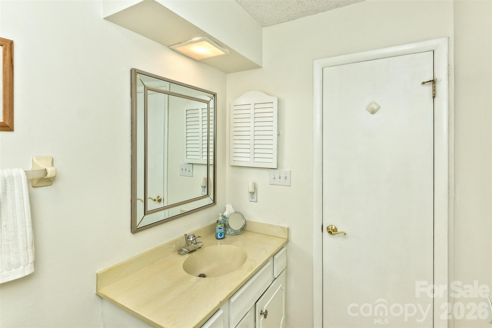 Second bathroom - 503 Crowfields Lane, Asheville