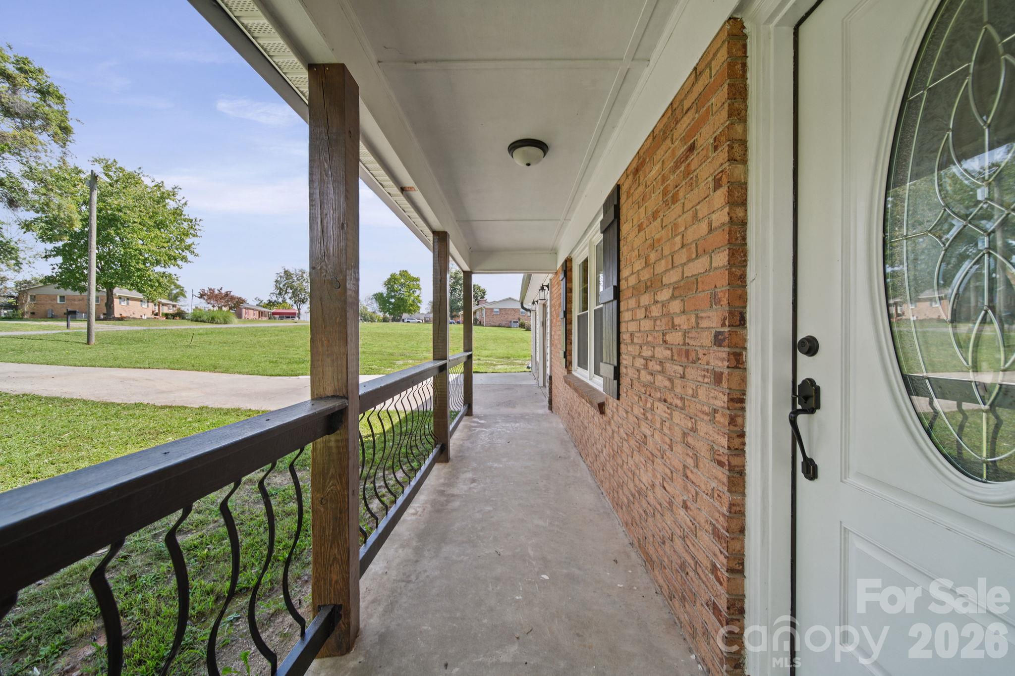 Single Family Residence at 109 Colonial Drive, Kings Mountain, photo 3 of 25