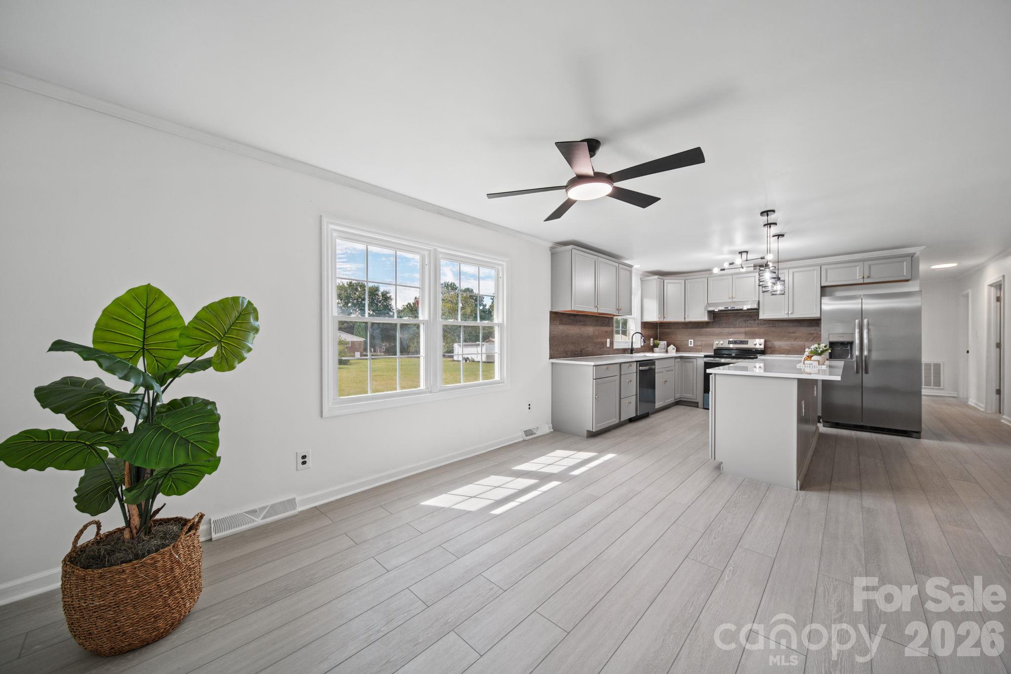 Single Family Residence at 109 Colonial Drive, Kings Mountain, photo 7 of 25