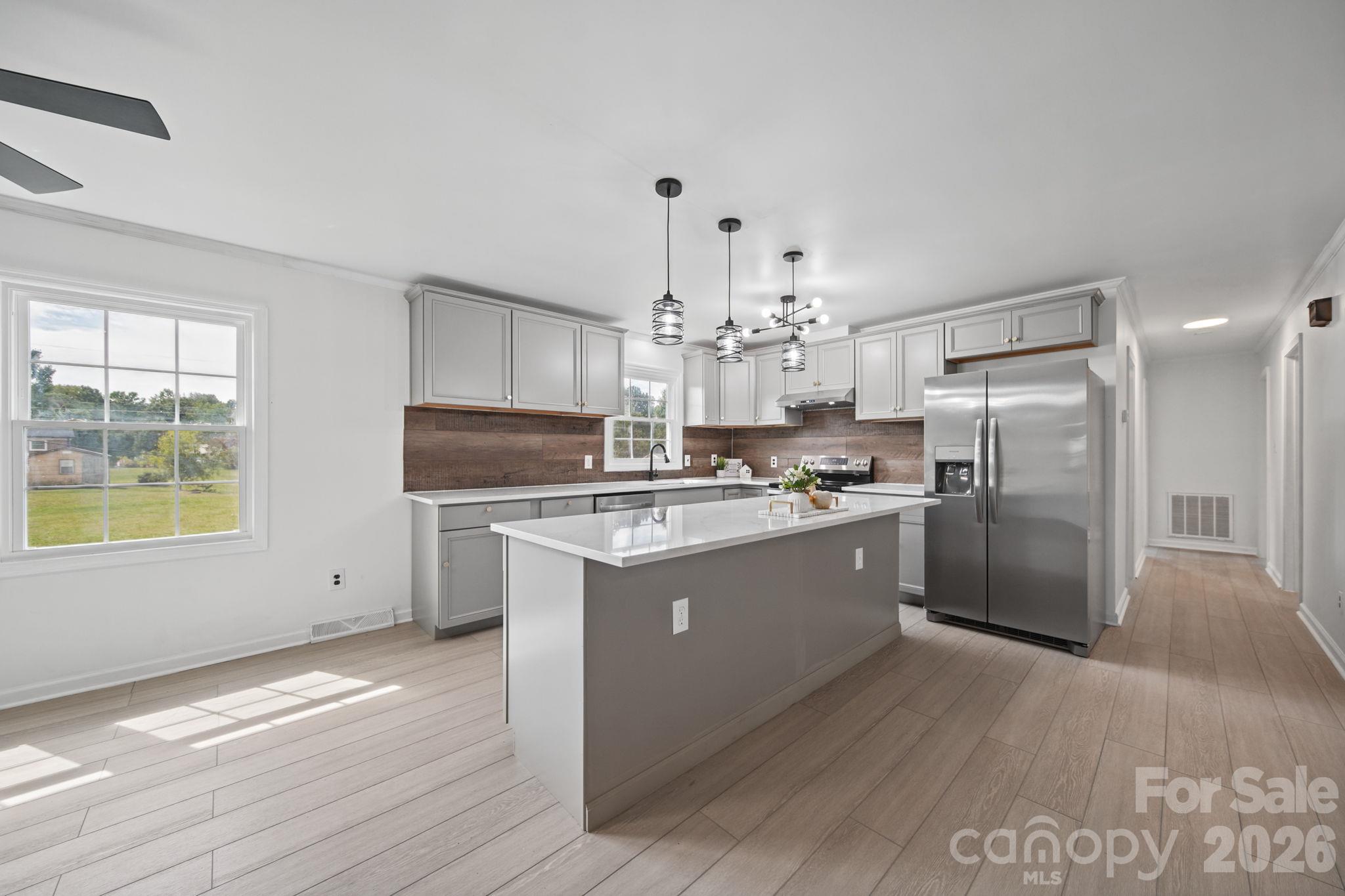 Single Family Residence at 109 Colonial Drive, Kings Mountain, photo 8 of 25