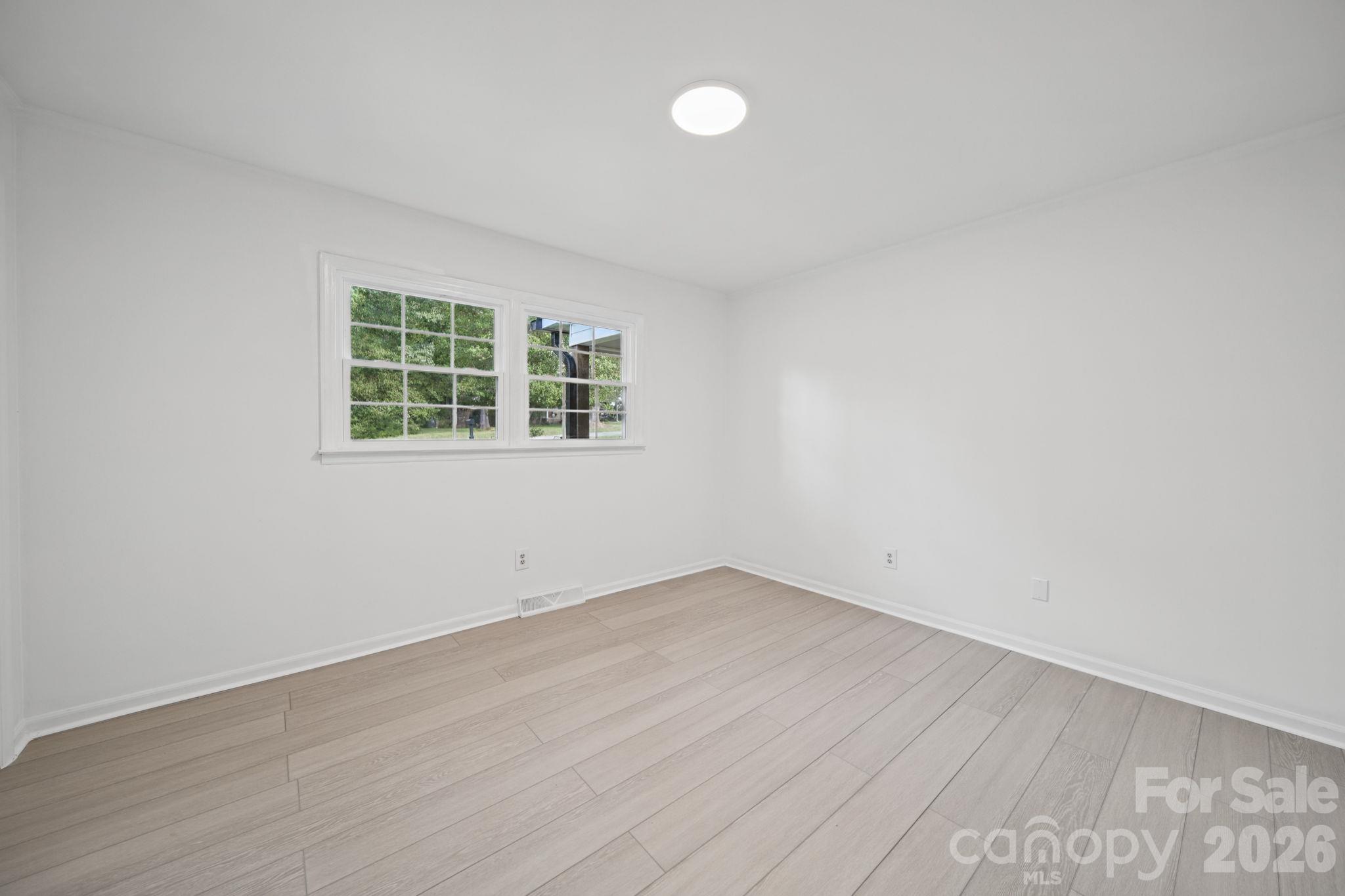 Single Family Residence at 109 Colonial Drive, Kings Mountain, photo 14 of 25