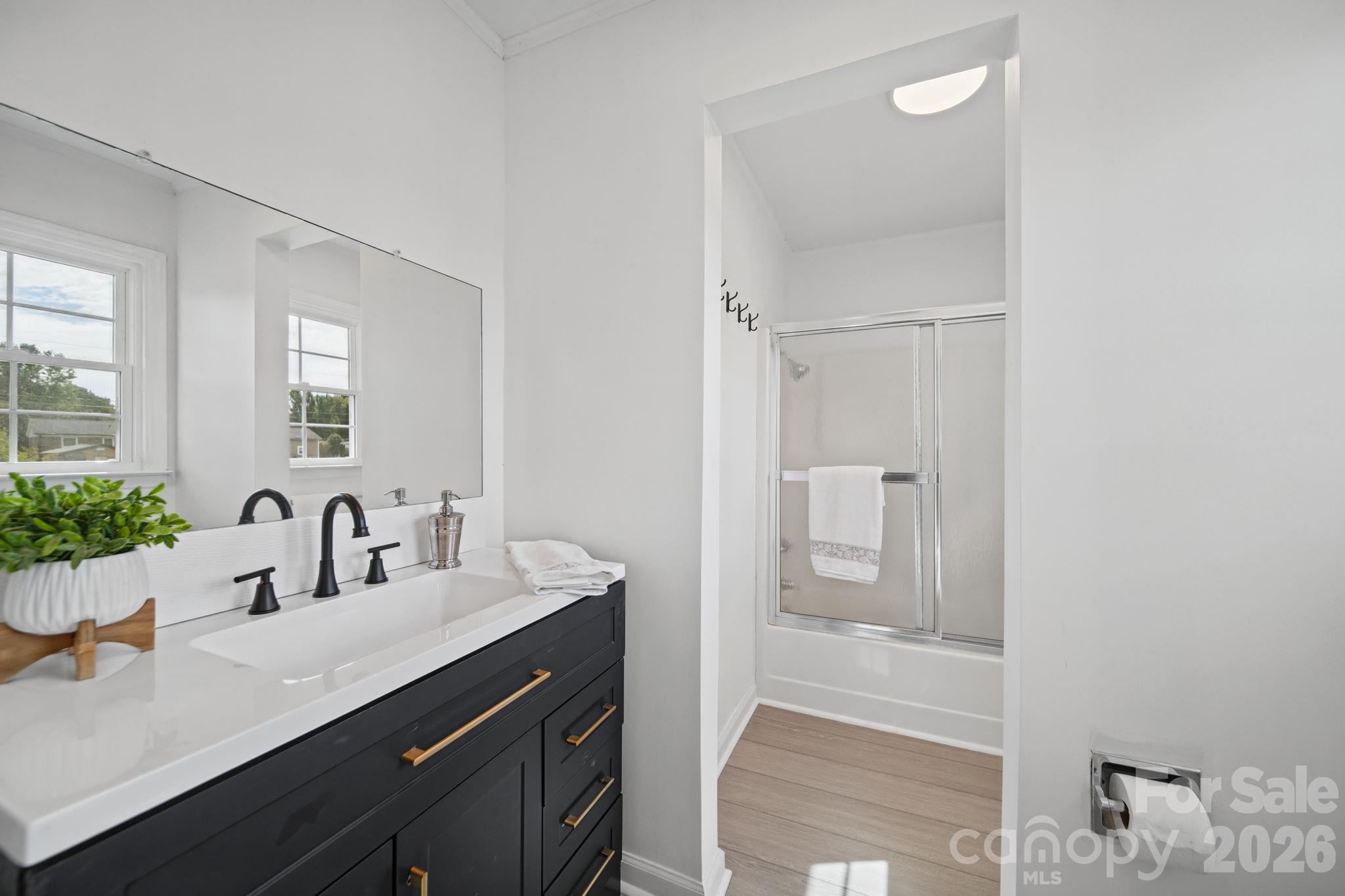 Single Family Residence at 109 Colonial Drive, Kings Mountain, photo 15 of 25