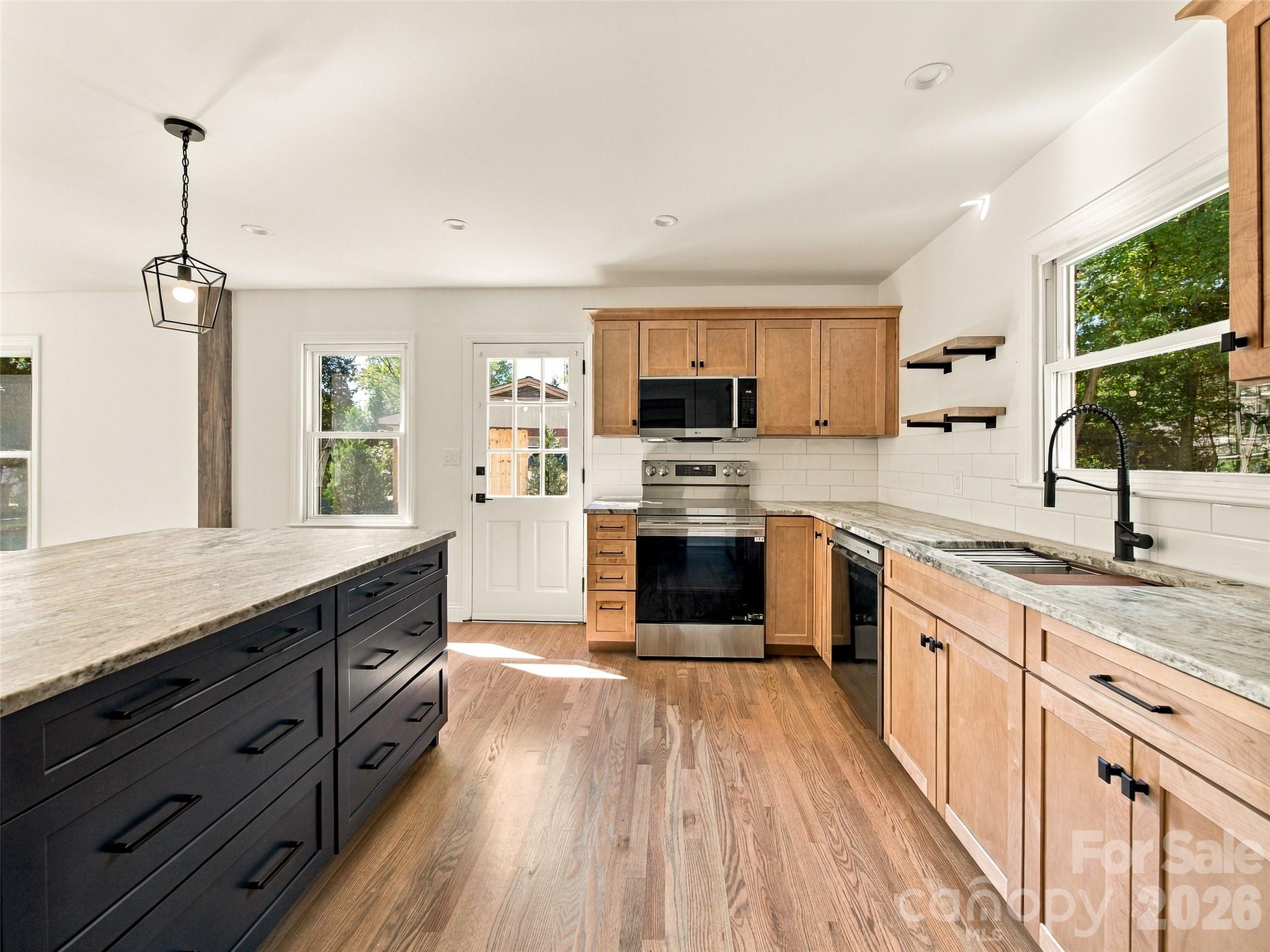 Single Family Residence at 6 Crestwood Lane, Candler, photo 8 of 48