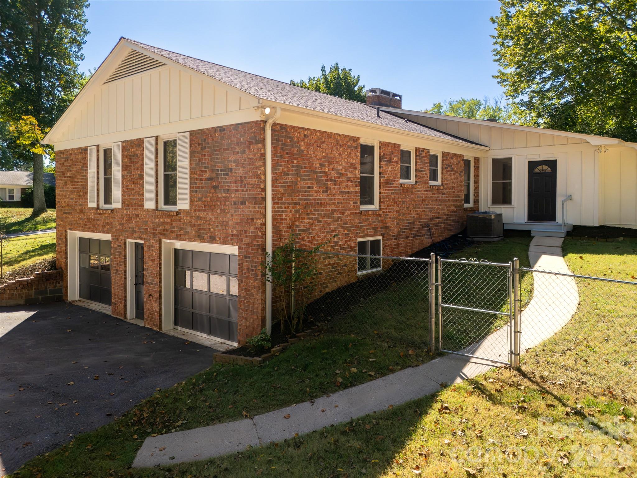 Single Family Residence at 6 Crestwood Lane, Candler, photo 41 of 48