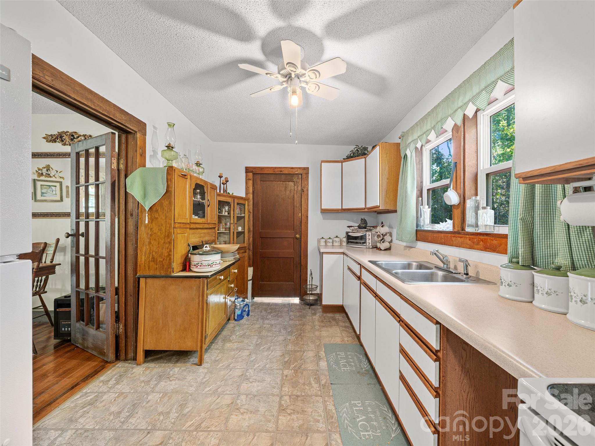 Single Family Residence at 163 Cub Howell Road, Bakersville, photo 11 of 34