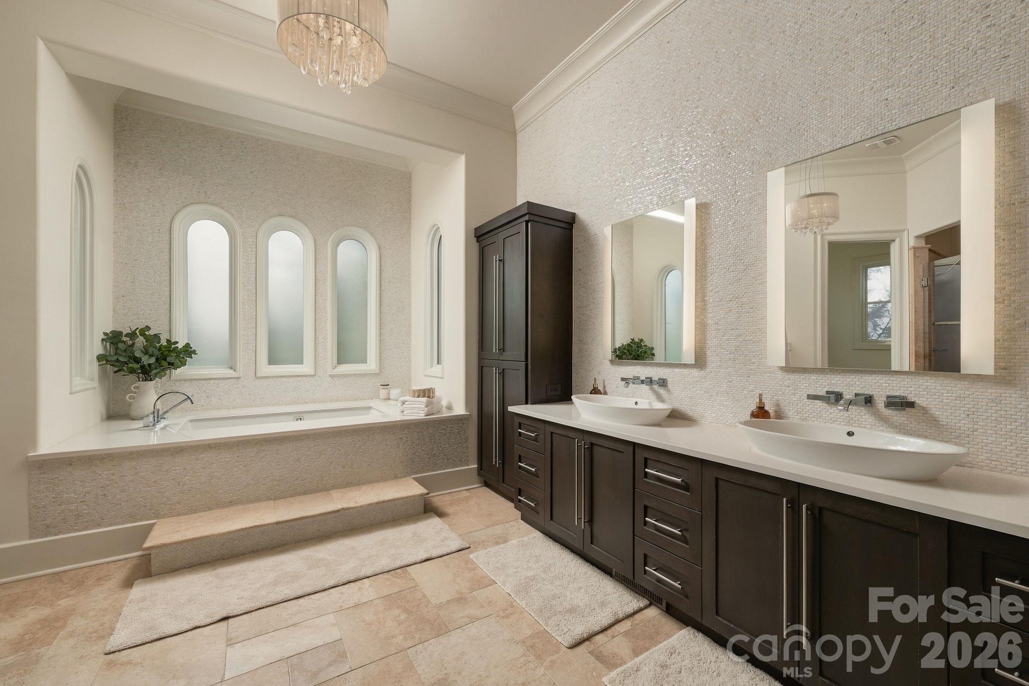 Gorgeous primary bath with large tub, large tiled shower, dual vanities and water closet! - 21215 Senlac Lane, Cornelius