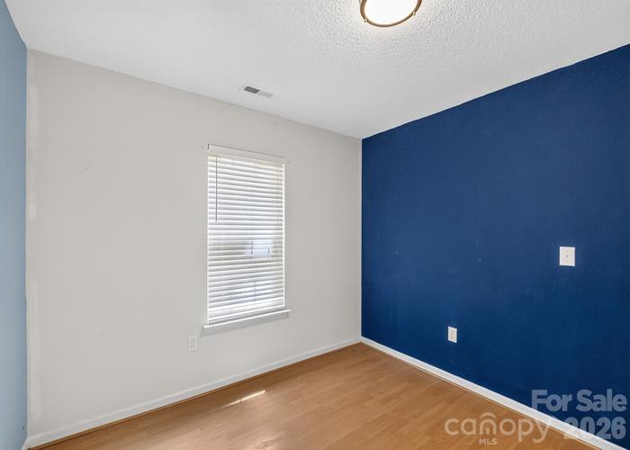 Single Family Residence at 1021 Stinson Glen Lane, Charlotte, photo 11 of 20
