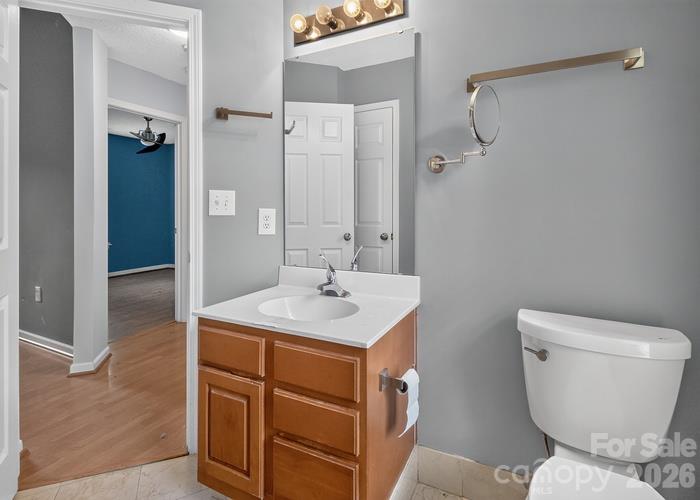 Single Family Residence at 1021 Stinson Glen Lane, Charlotte, photo 15 of 20