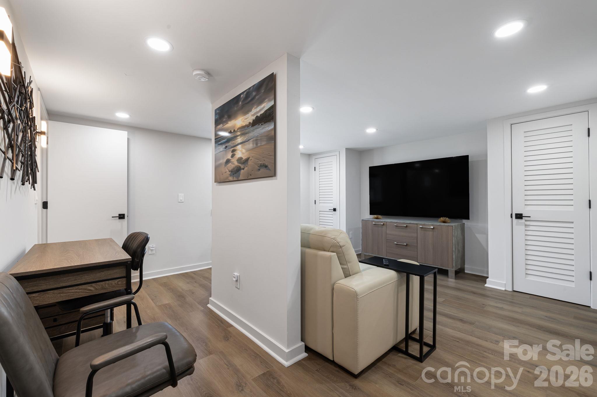 Single Family Residence at 607 Kanuga Road, Hendersonville, photo 25 of 45