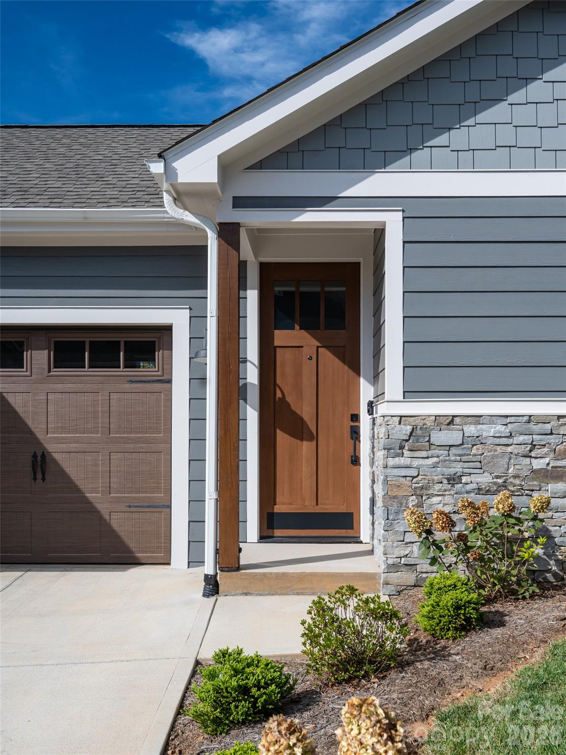 Townhouse at 10 Heartleaf Circle, Arden, photo 4 of 38